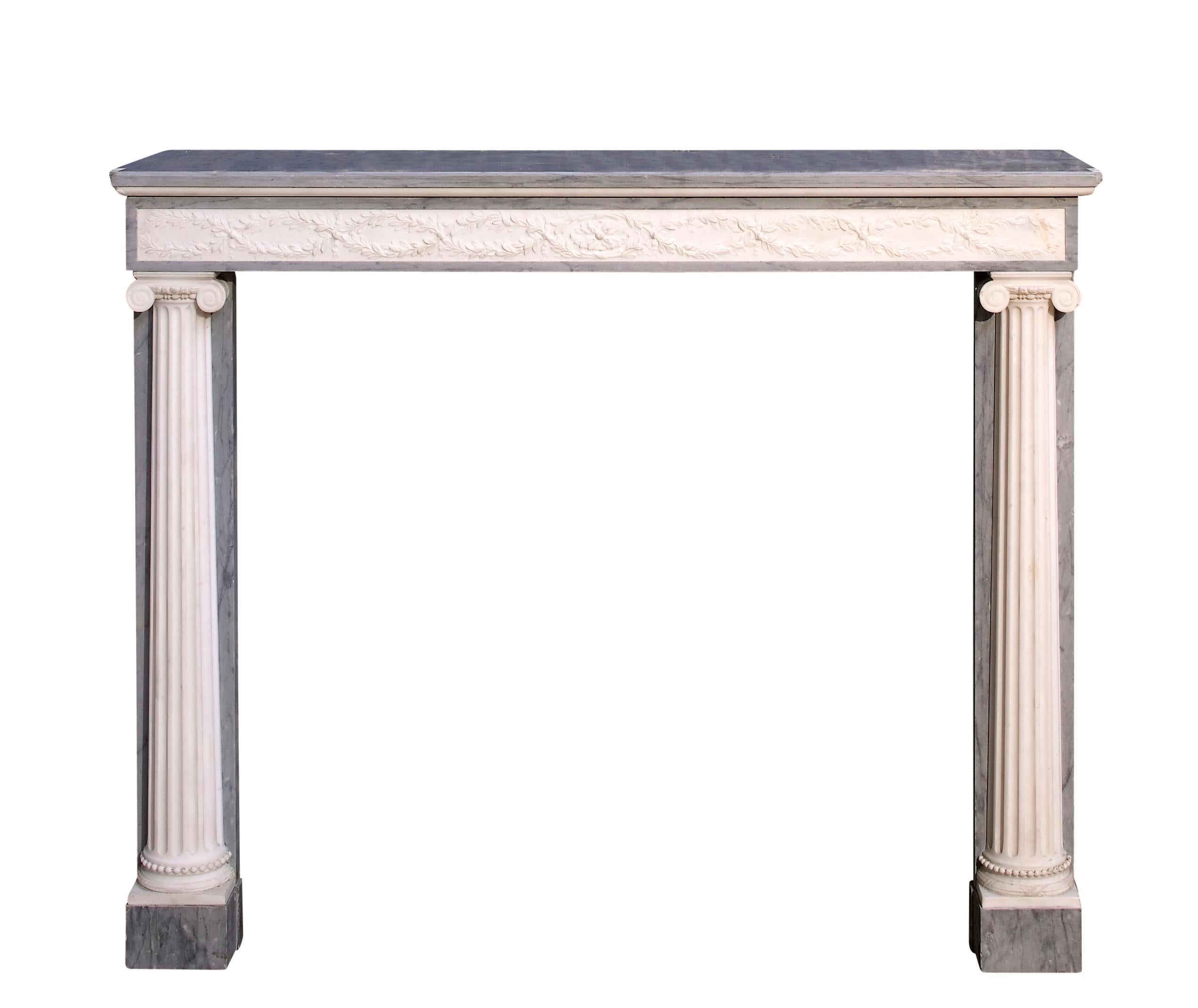 18th Century Antique Fireplace Mantel in White Statuary and Bleu Turquin Marble For Sale 2