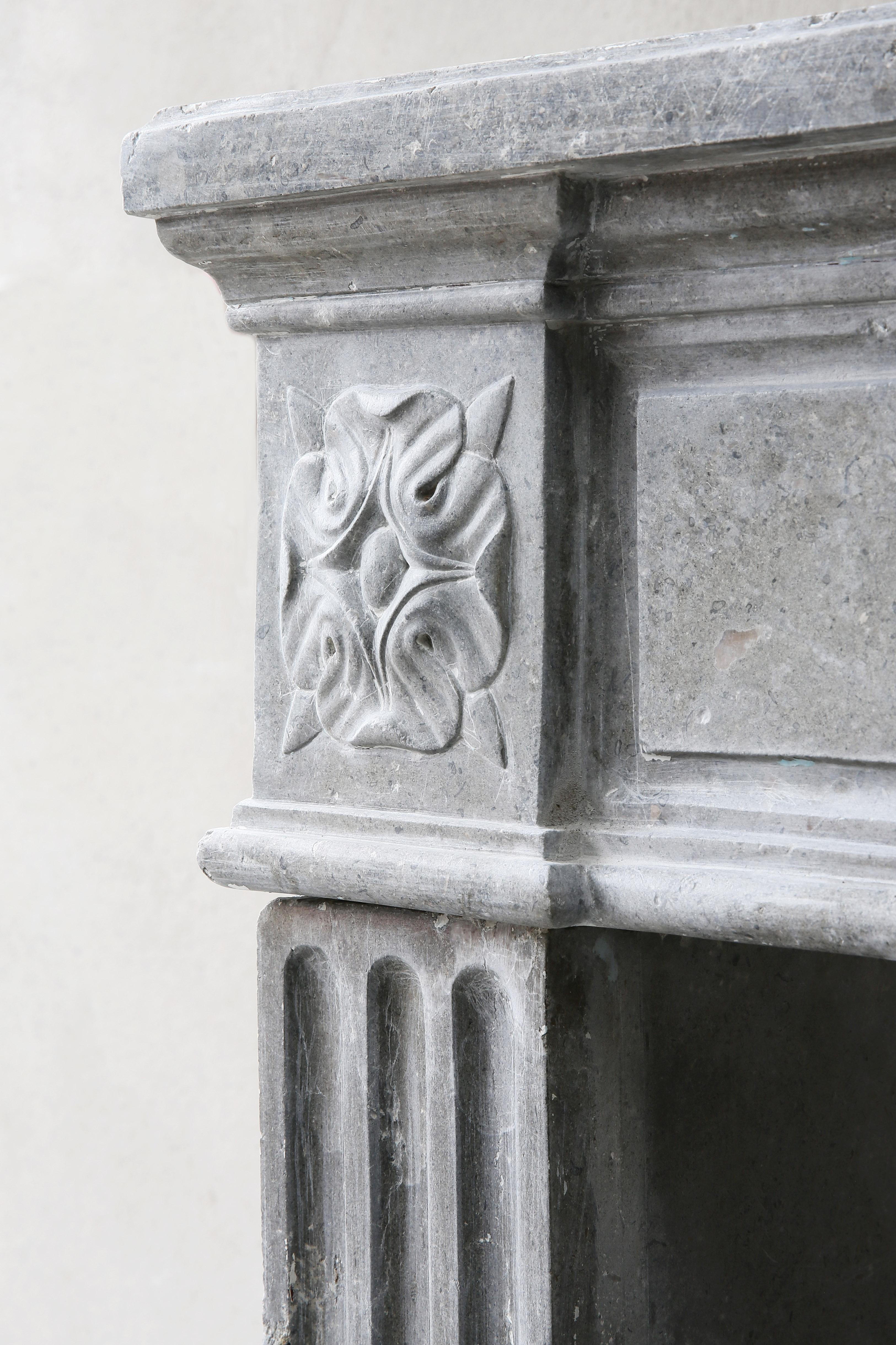 18th Century Antique Fireplace of Gray Marble Stone in Style of Louis XVI For Sale 4
