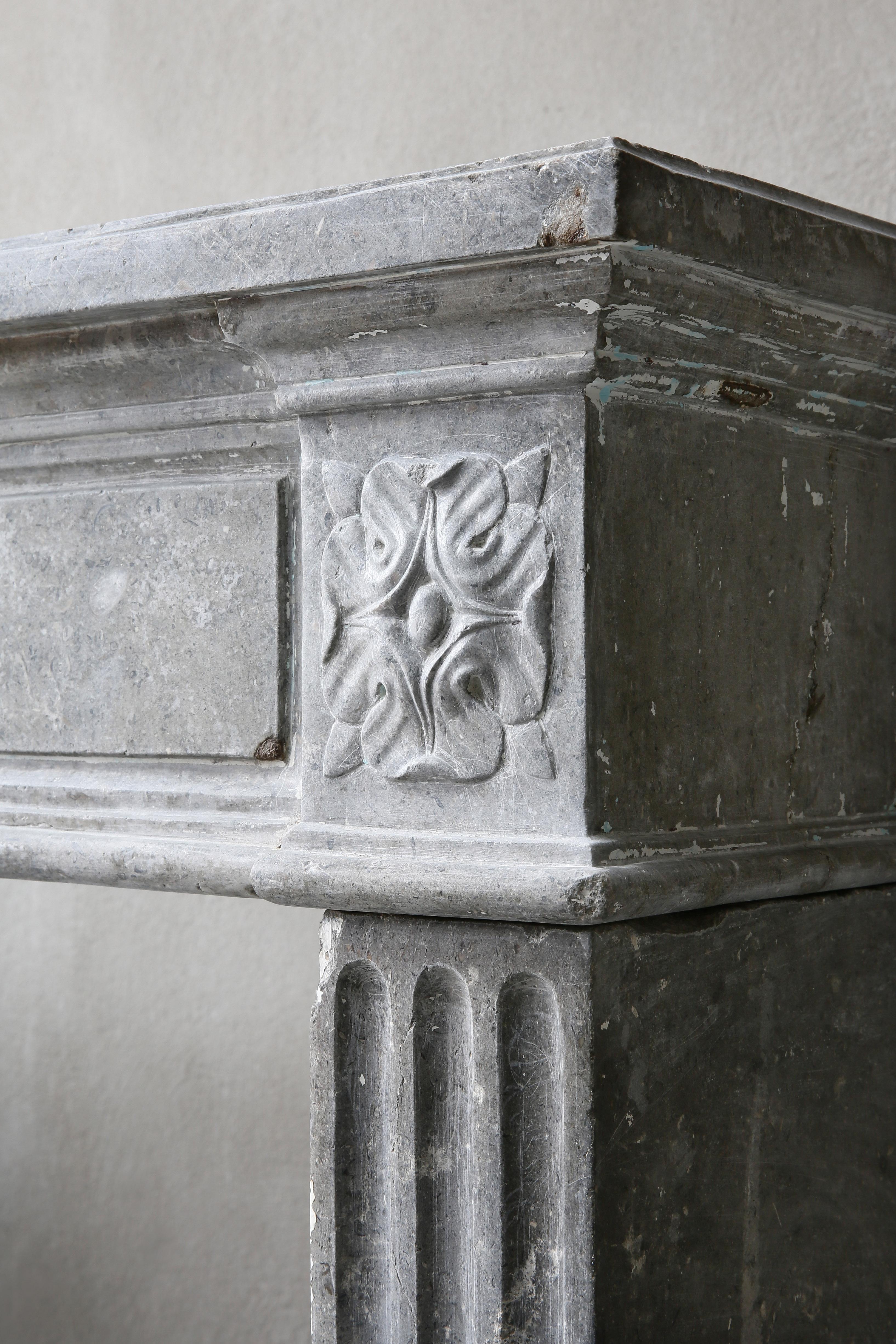 18th Century Antique Fireplace of Gray Marble Stone in Style of Louis XVI For Sale 2