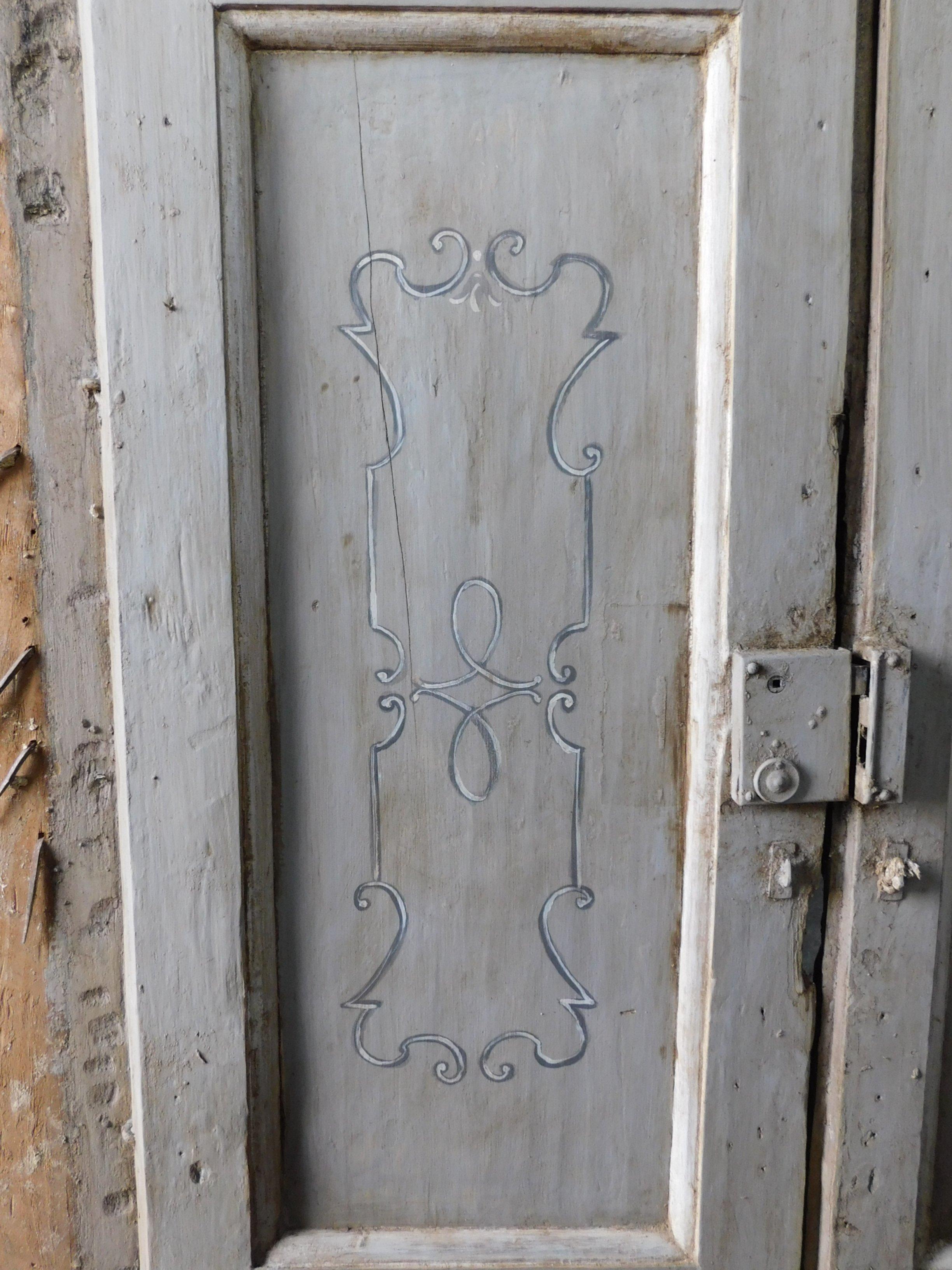 18th Century Antique Four Wood Lacquered Doors, Italy, Grey and Fake Marble In Good Condition For Sale In Cuneo, Italy (CN)