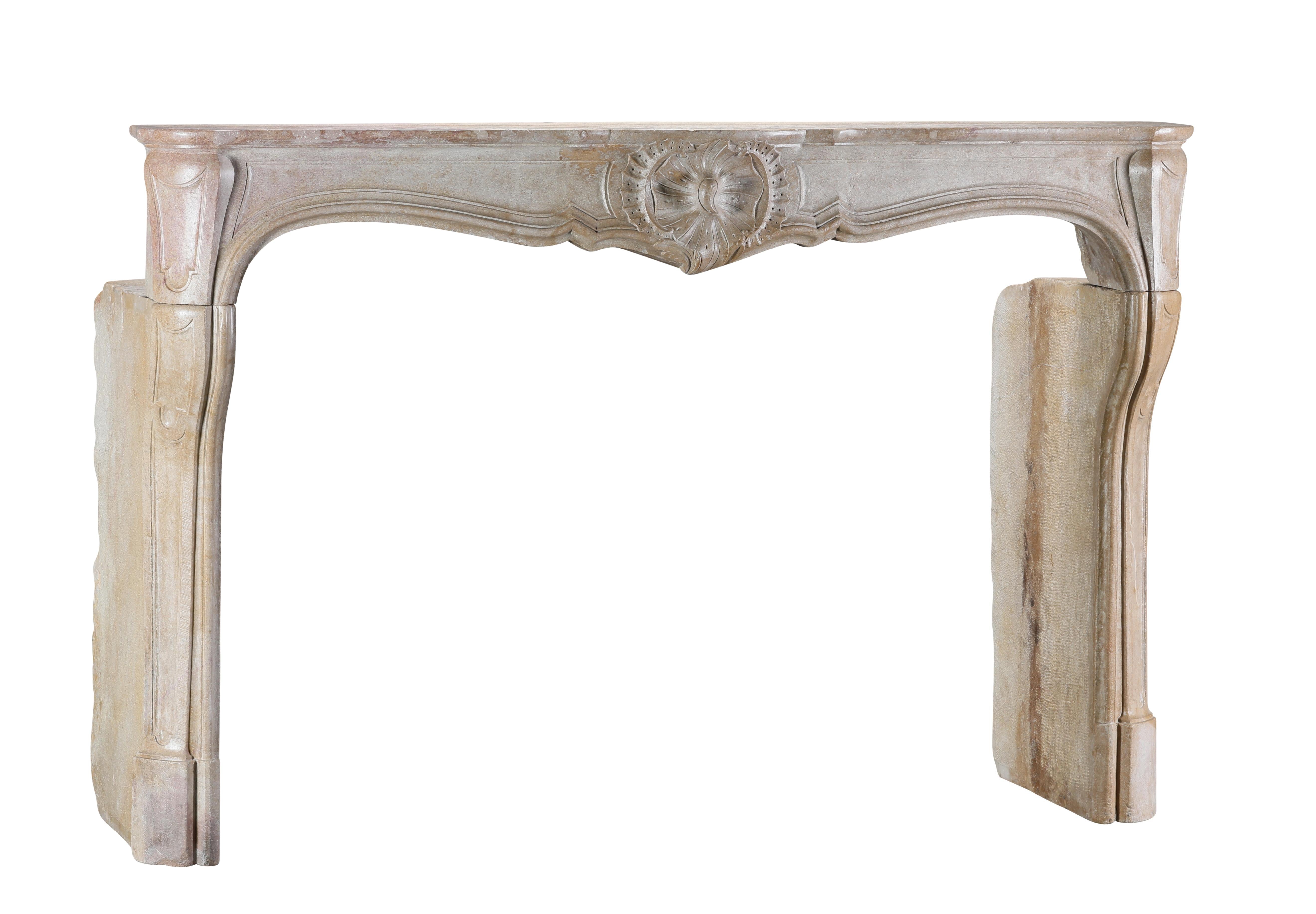 Siglo XVIII Antique French Decorative Regency Chimenea de Piedra Extra Ancha en venta 13
