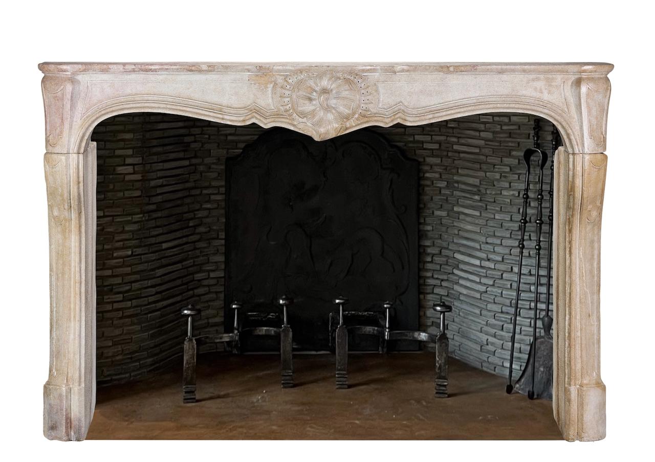 Siglo XVIII Antique French Decorative Regency Chimenea de Piedra Extra Ancha Tallado a mano en venta