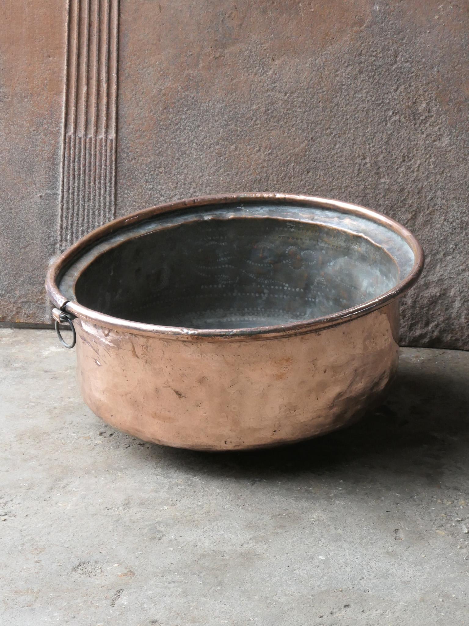 18th Century Antique French Polished Copper Firewood Basket In Good Condition For Sale In Amerongen, NL