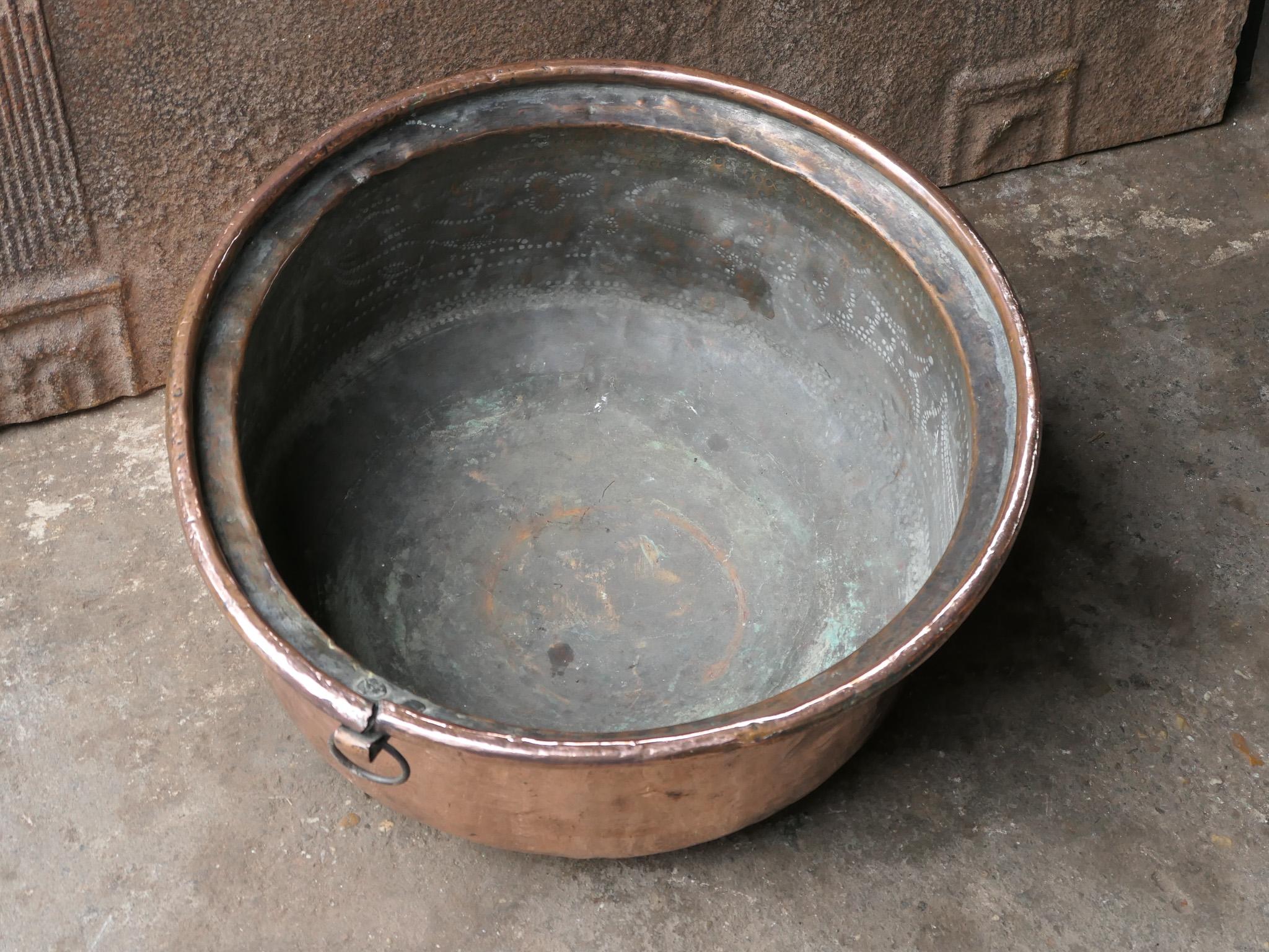 18th Century Antique French Polished Copper Firewood Basket For Sale 3