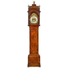 Horloge de parquet ancienne en noyer du XVIIIe siècle par James Blackborow de Londres