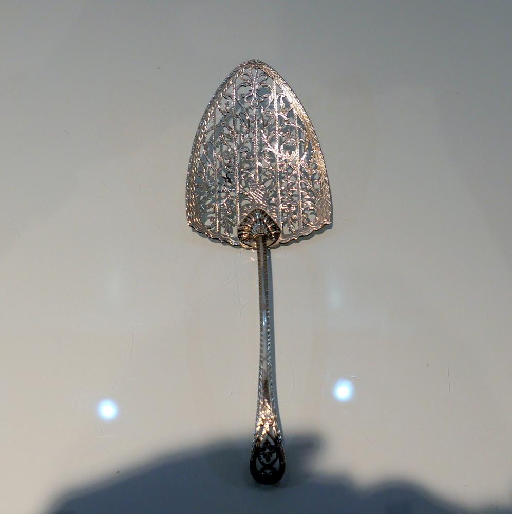 Late 18th Century 18th Century Antique George III Sterling Silver Fish Slice London 1772 W Plummer For Sale