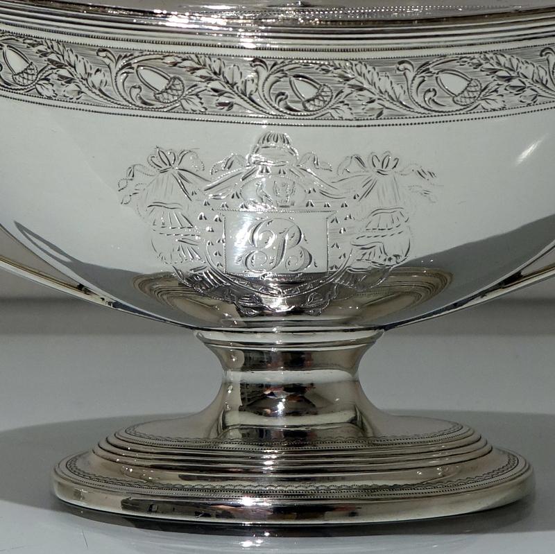 Late 18th Century 18th Century Antique George III Sterling Silver Pair of Sauce Tureens, London For Sale