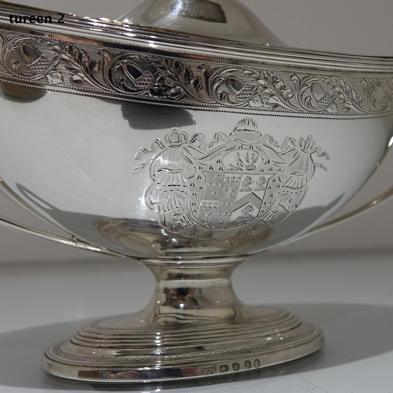 18th Century Antique George III Sterling Silver Pair of Sauce Tureens, London For Sale 2