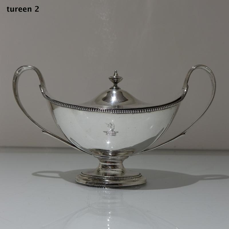 18th Century Antique George III Sterling Silver Pair Sauce Tureens London, 1786 For Sale 6