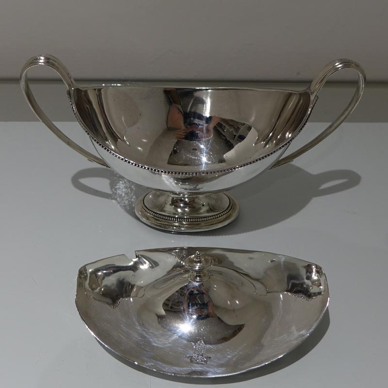 18th Century Antique George III Sterling Silver Pair Sauce Tureens London, 1786 For Sale 2