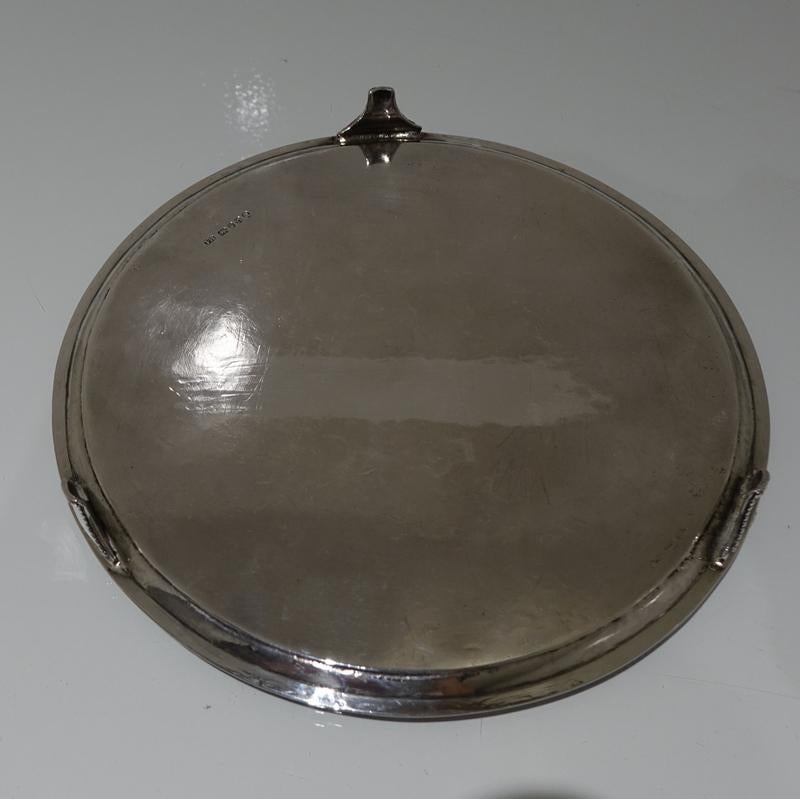 18th Century Antique George III Sterling Silver Salver London, 1788 John Hutson For Sale 3
