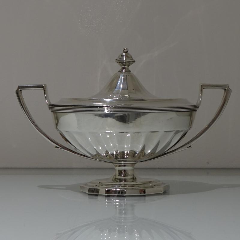 British 18th Century Antique George III Sterling Silver Sauce Tureen Lon1795 J Schofield For Sale