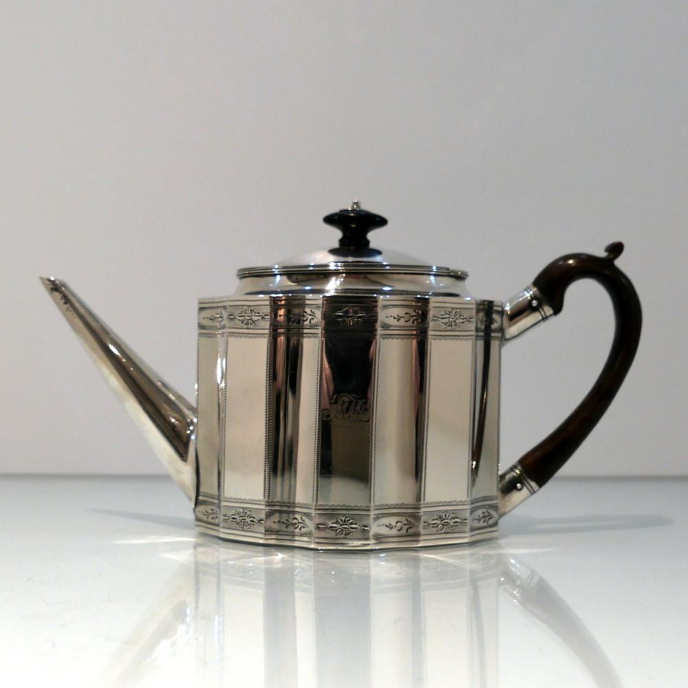 18th Century Antique George III Sterling Silver Teapot London 1789 John Robins For Sale 3