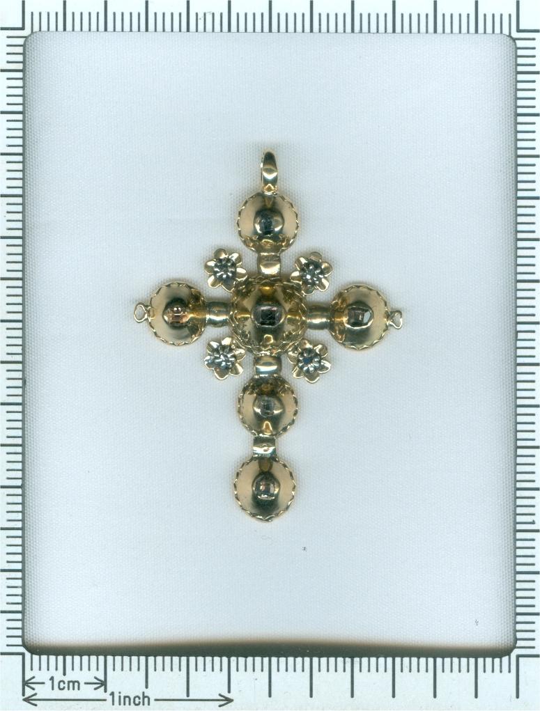 18th Century Antique Gold Cross with Table Cut Diamonds, 1730s For Sale 2