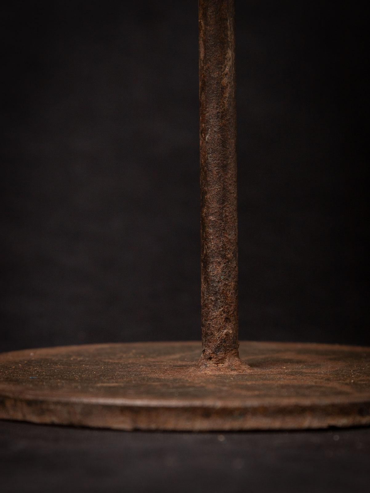 Fragment de temple indien en bois du 18e siècle provenant de l'Inde en vente 9