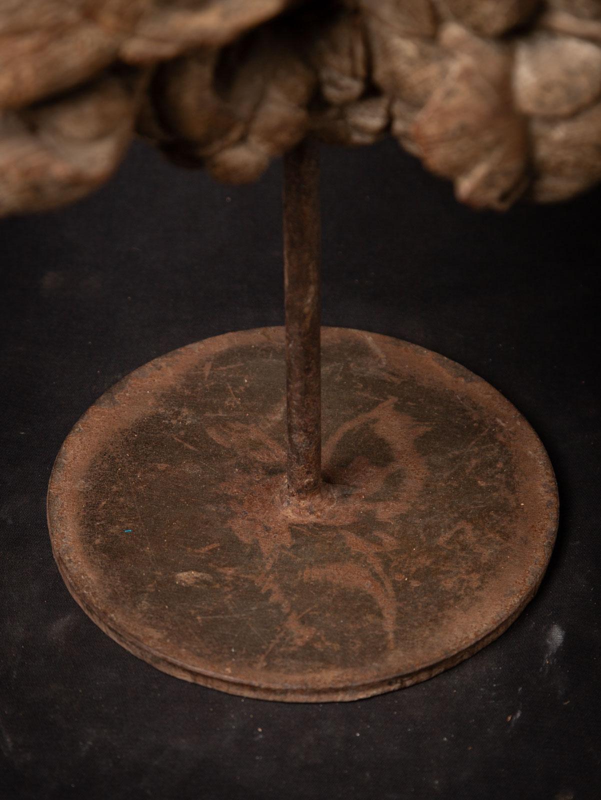 Fragment de temple indien en bois du 18e siècle provenant de l'Inde en vente 10