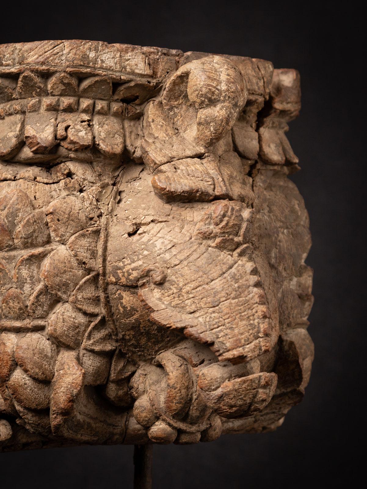 Bois Fragment de temple indien en bois du 18e siècle provenant de l'Inde en vente