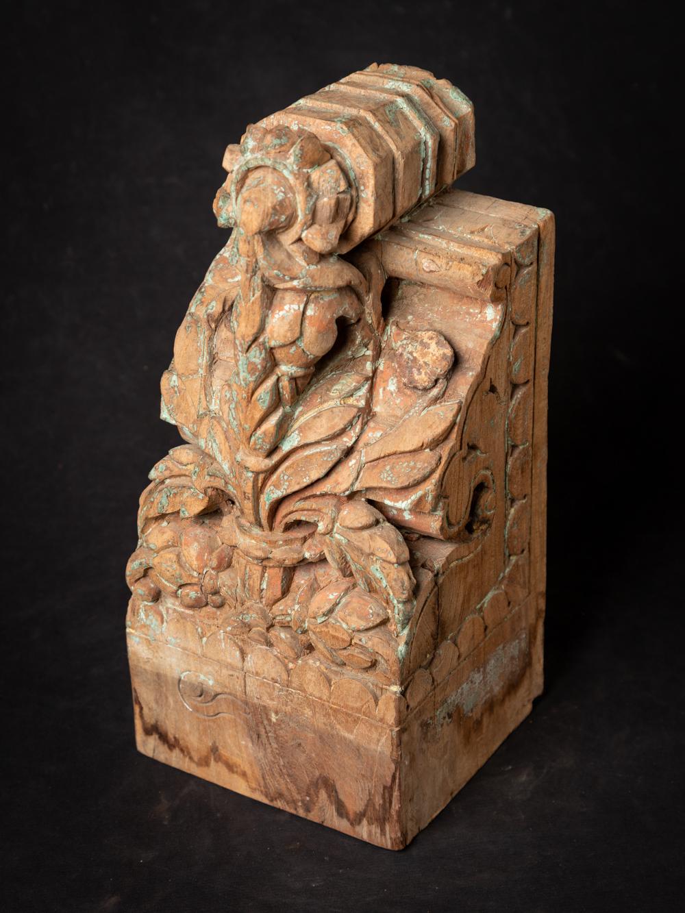 fragment de temple indien ancien en bois du 18ème siècle, originaire des Bouddhas d'origine en vente 4