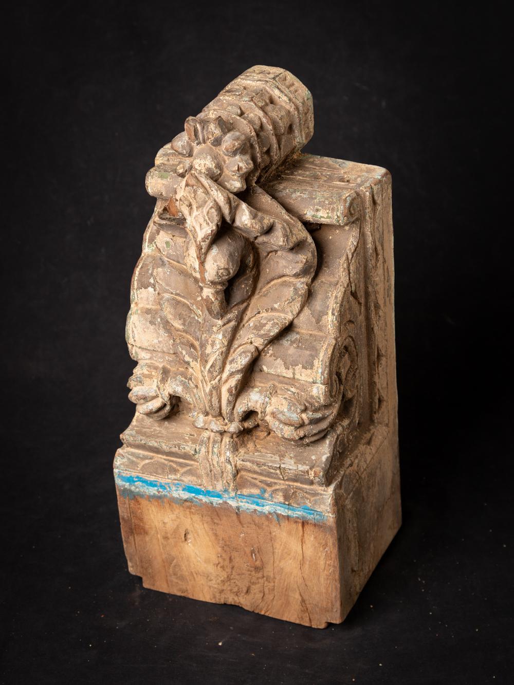 fragment de temple indien ancien en bois du 18ème siècle, originaire des Bouddhas d'origine en vente 4