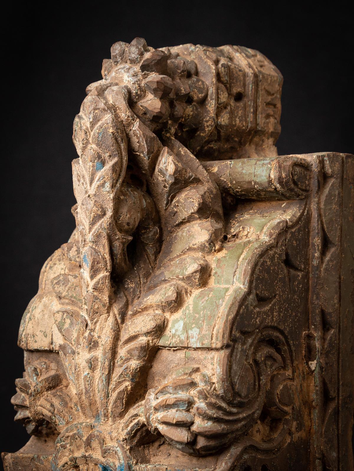 fragment de temple indien ancien en bois du 18ème siècle, originaire des Bouddhas d'origine en vente 4