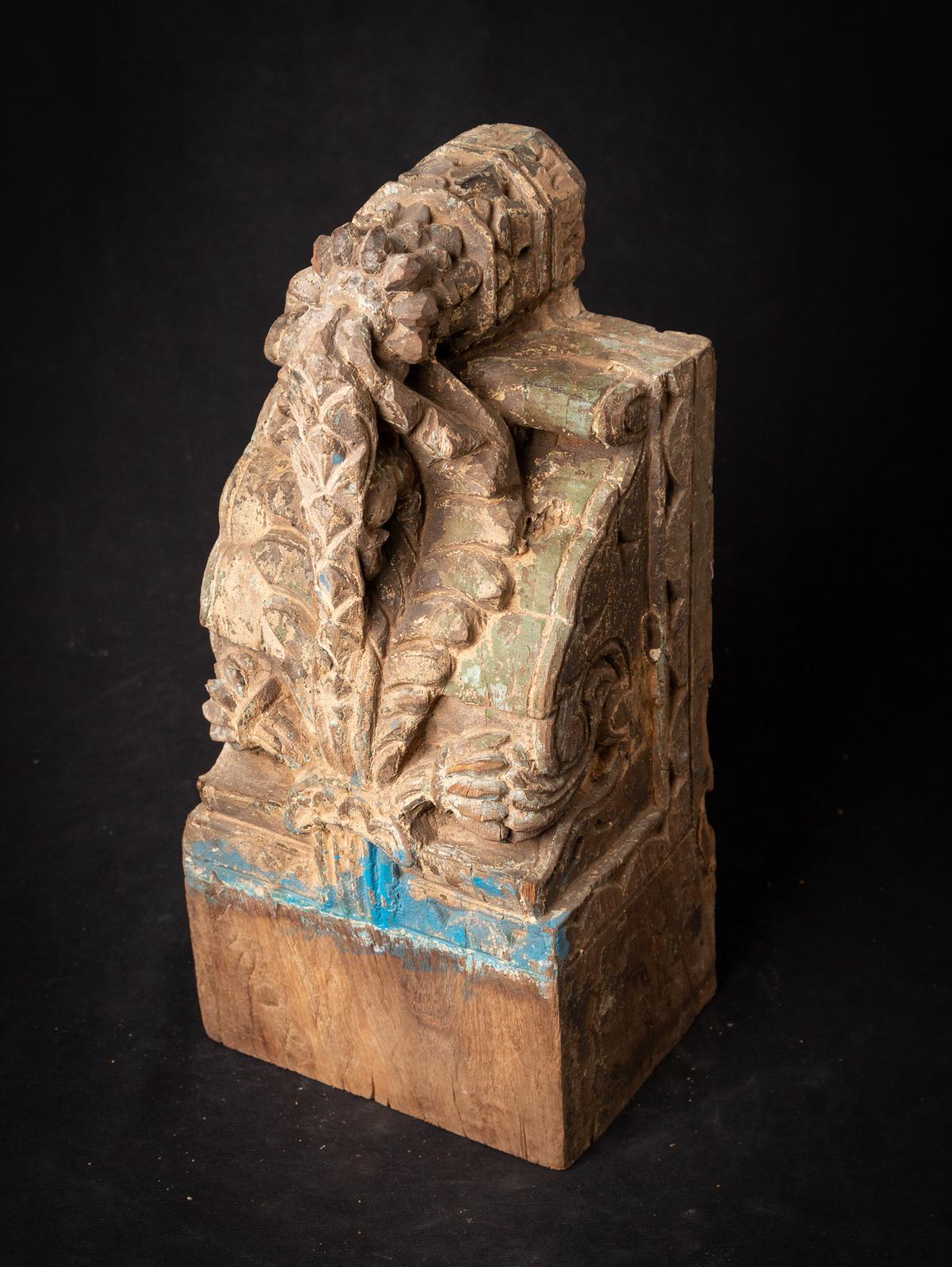 fragment de temple indien ancien en bois du 18ème siècle, originaire des Bouddhas d'origine en vente 5