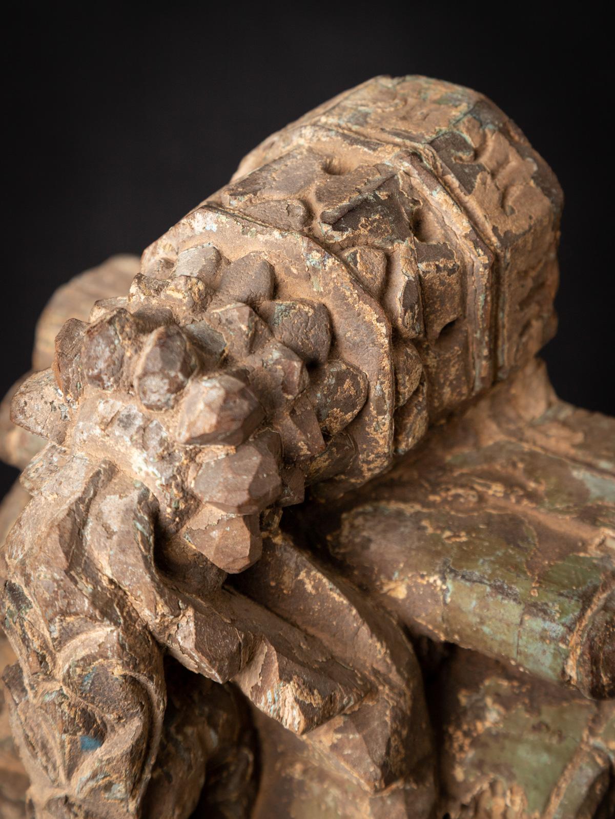 fragment de temple indien ancien en bois du 18ème siècle, originaire des Bouddhas d'origine en vente 6