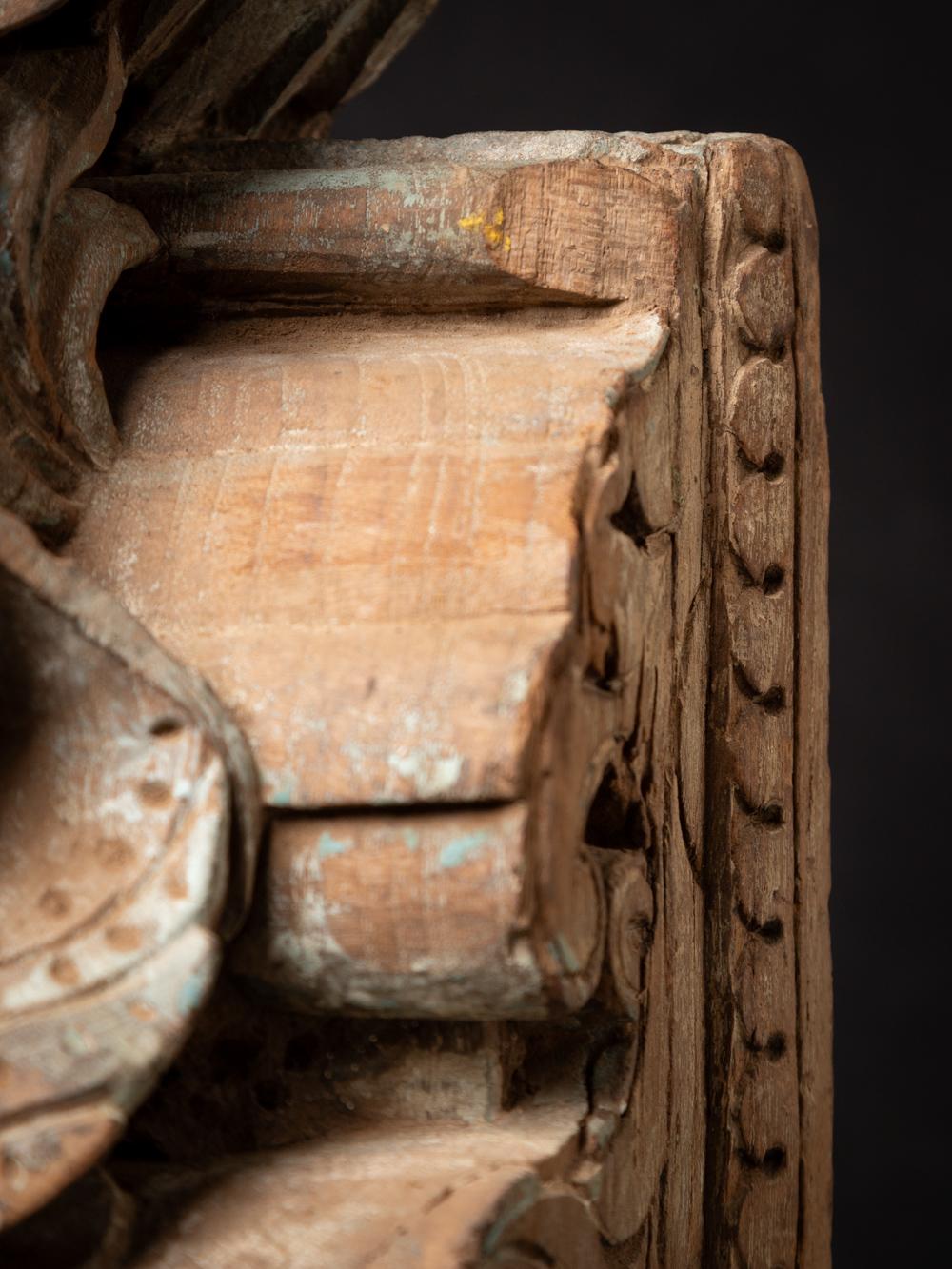 Antikes indisches Tempelfragment aus Holz aus Indien aus dem 18. Jahrhundert – OriginalBuddhas im Angebot 8