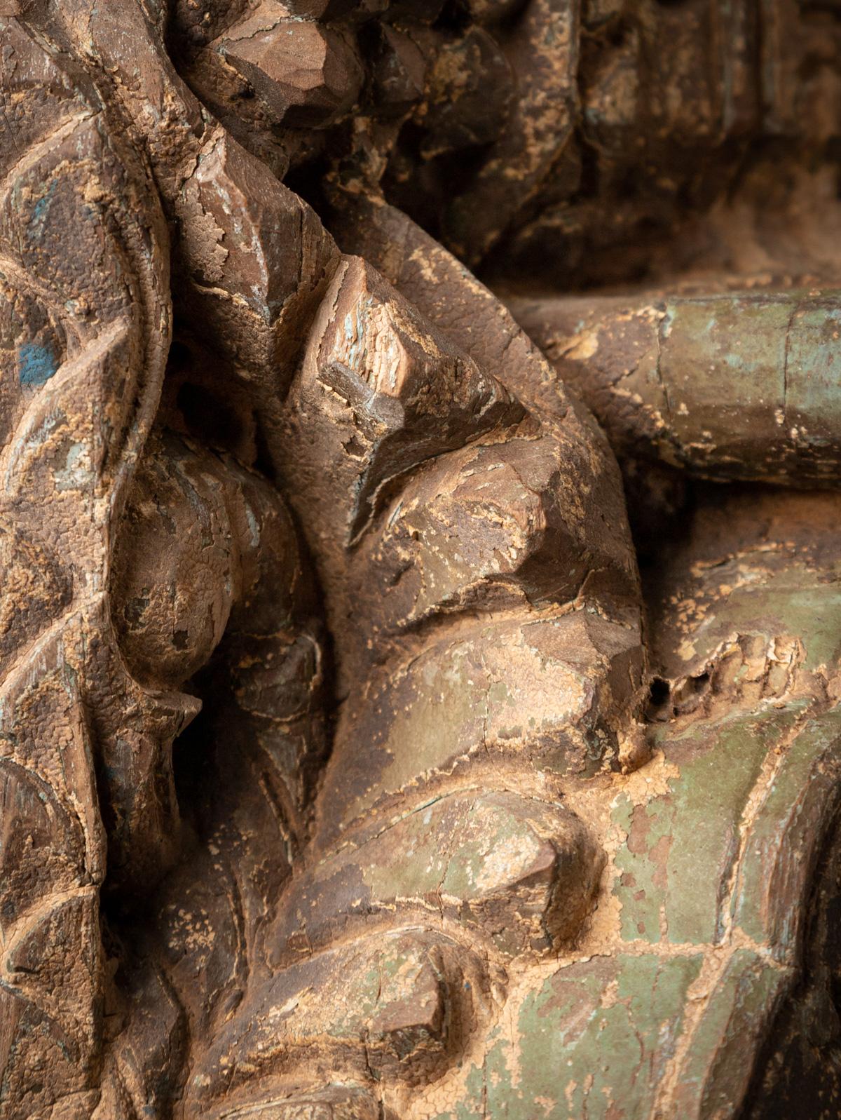 fragment de temple indien ancien en bois du 18ème siècle, originaire des Bouddhas d'origine en vente 8