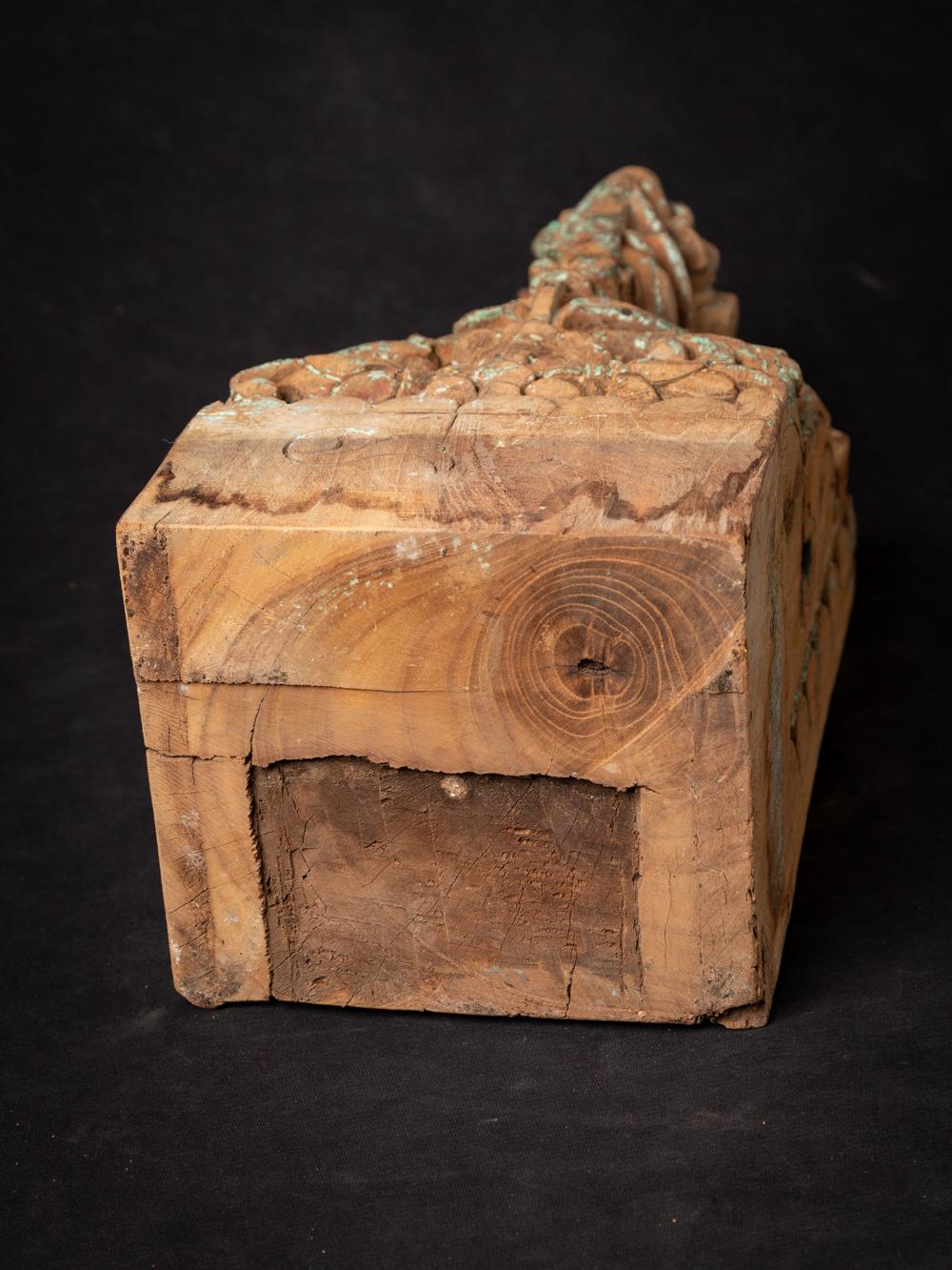 fragment de temple indien ancien en bois du 18ème siècle, originaire des Bouddhas d'origine en vente 13