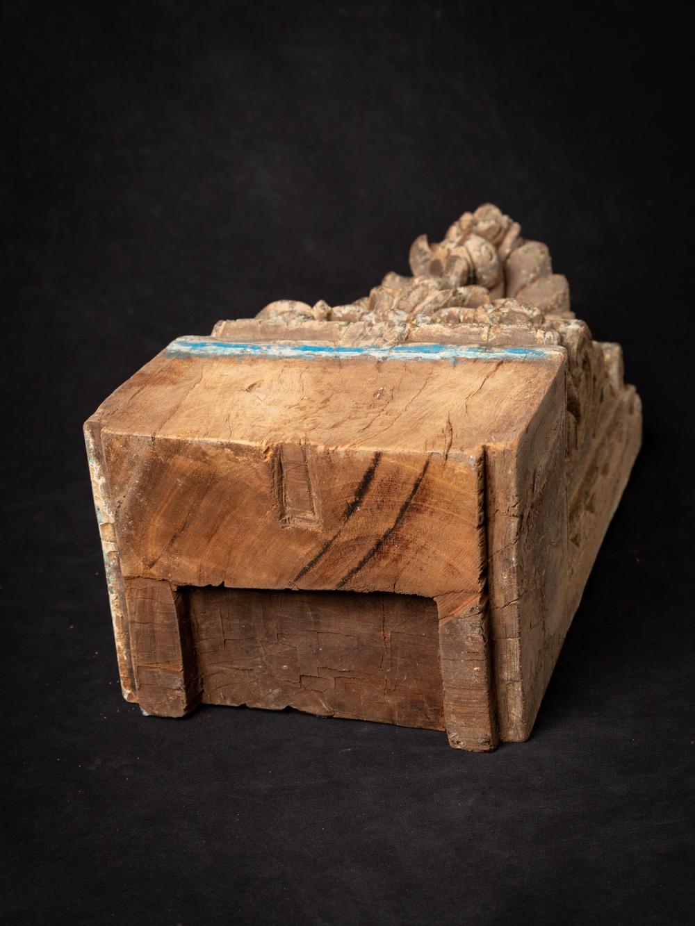fragment de temple indien ancien en bois du 18ème siècle, originaire des Bouddhas d'origine en vente 14