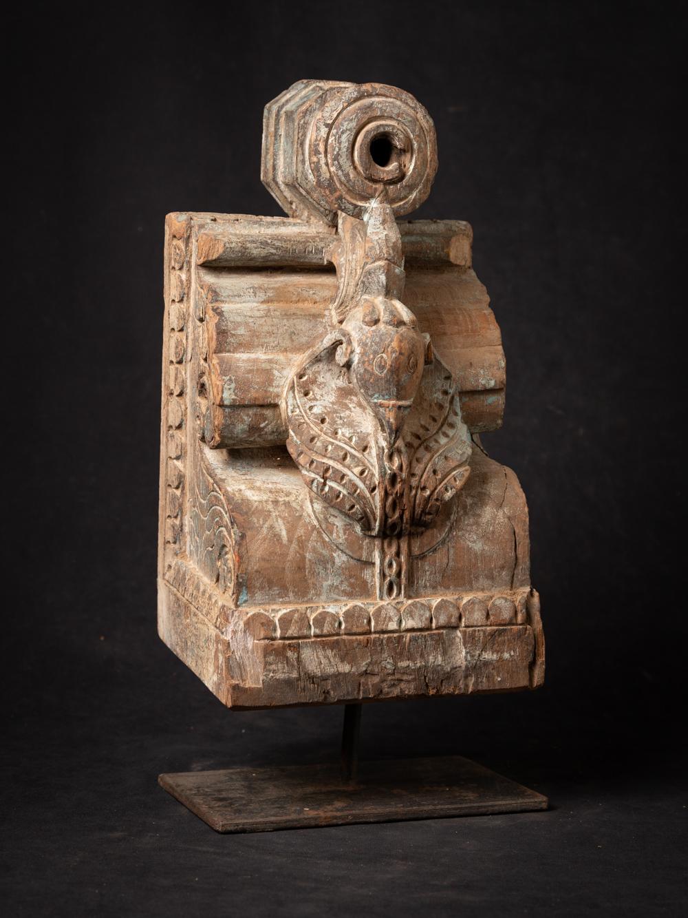 Antikes indisches Tempelfragment aus Holz aus Indien aus dem 18. Jahrhundert – OriginalBuddhas (18. Jahrhundert und früher) im Angebot