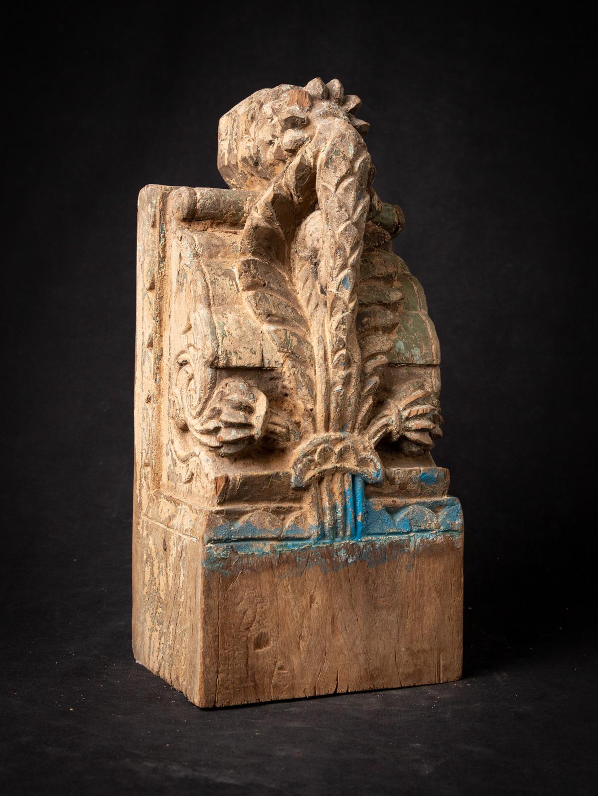 fragment de temple indien ancien en bois du 18ème siècle, originaire des Bouddhas d'origine en vente 1