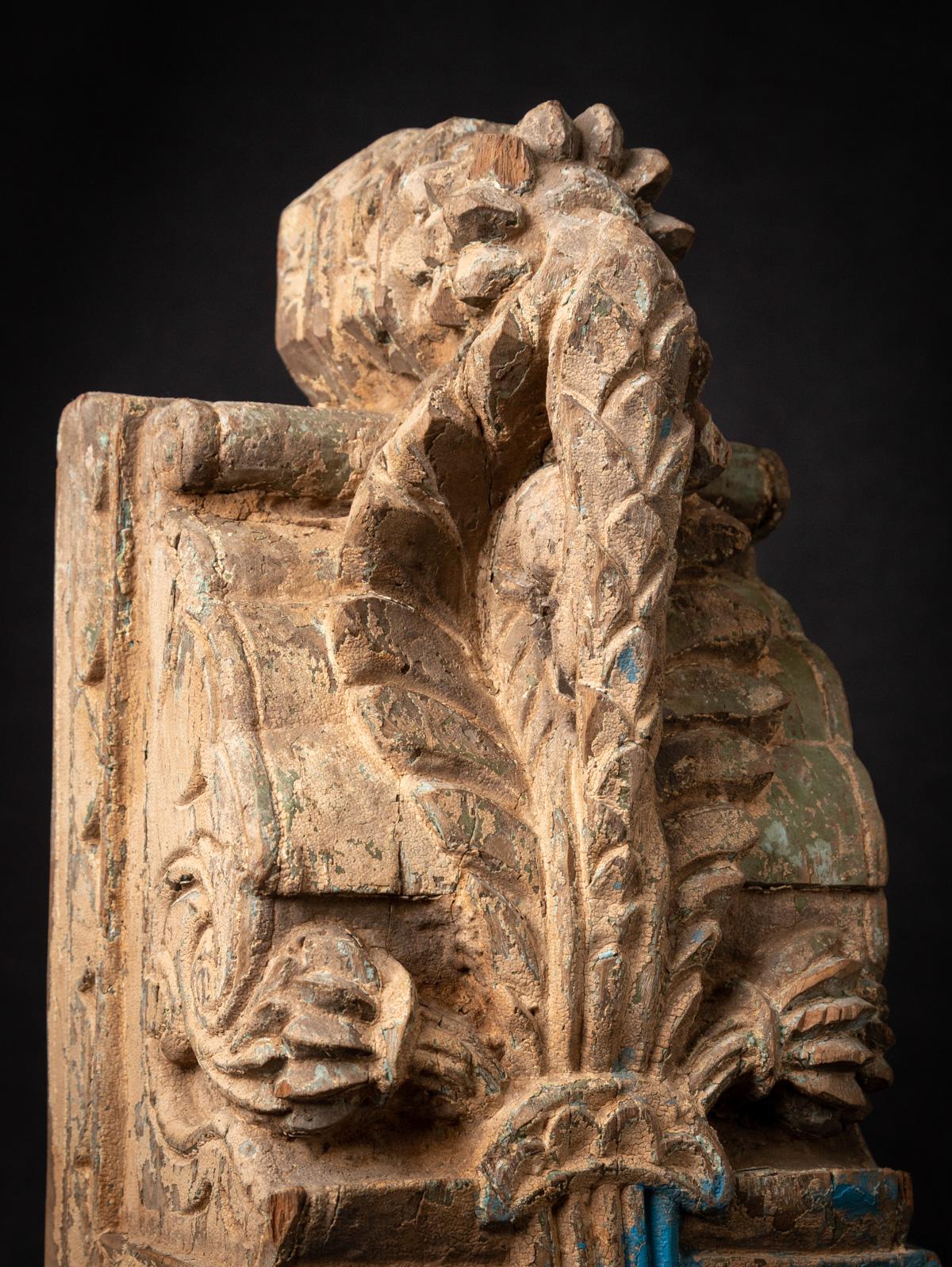 fragment de temple indien ancien en bois du 18ème siècle, originaire des Bouddhas d'origine en vente 2