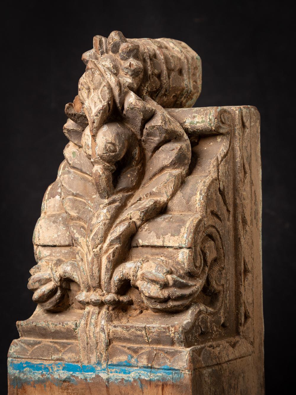 fragment de temple indien ancien en bois du 18ème siècle, originaire des Bouddhas d'origine en vente 3