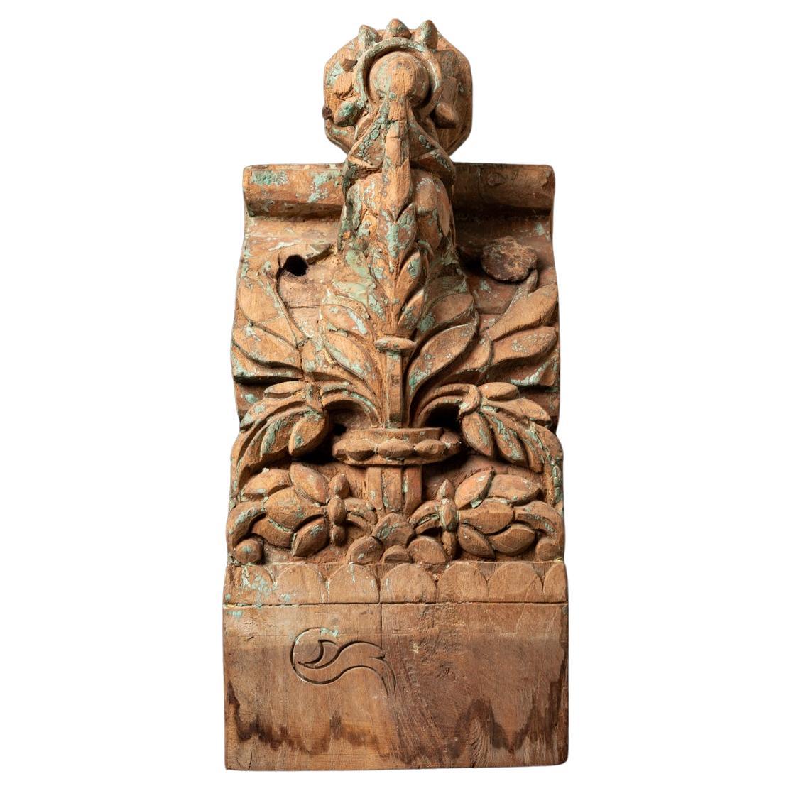 fragment de temple indien ancien en bois du 18ème siècle, originaire des Bouddhas d'origine en vente