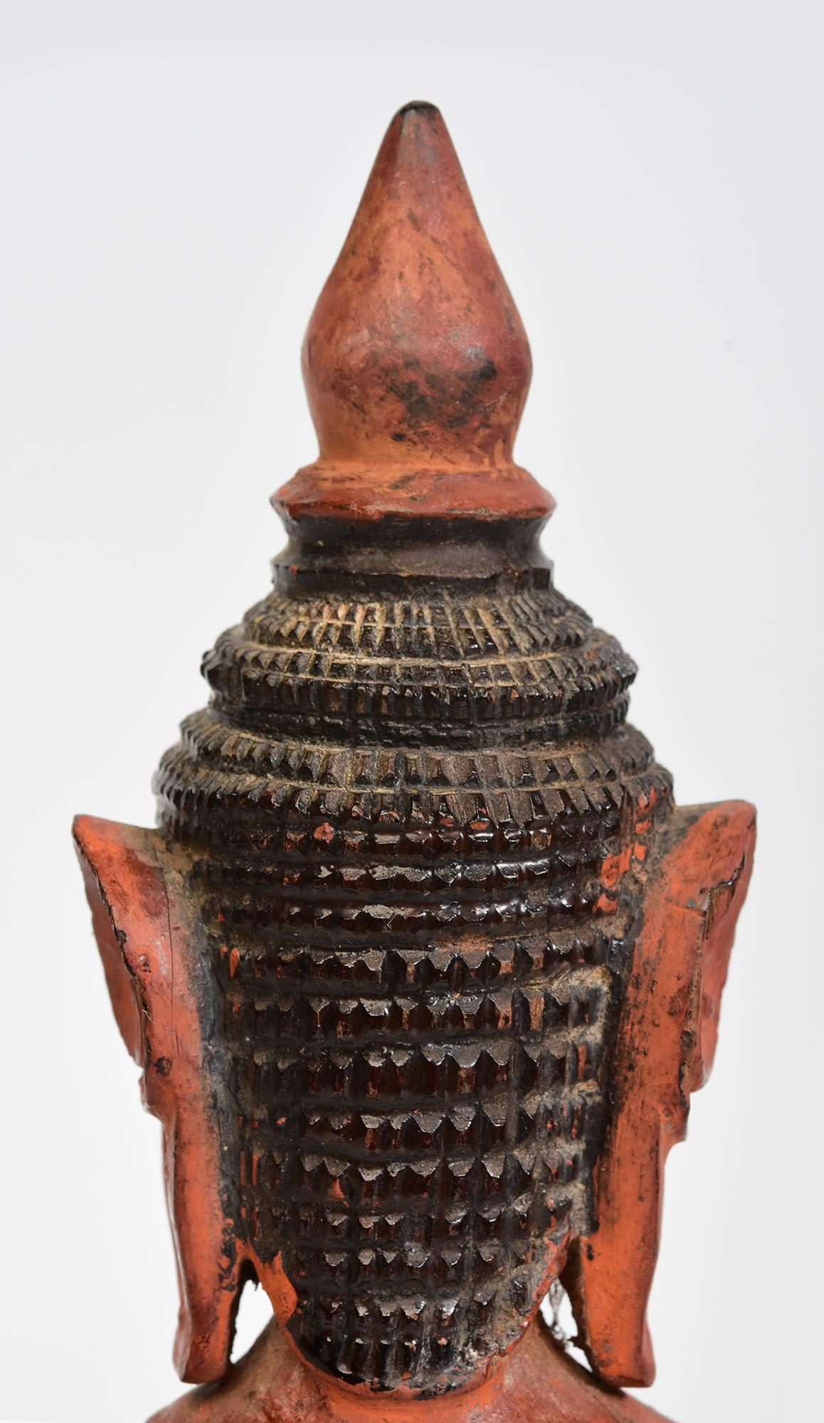 18. Jahrhundert, Antiker sitzender Buddha aus Khmer-Holz im Angebot 3
