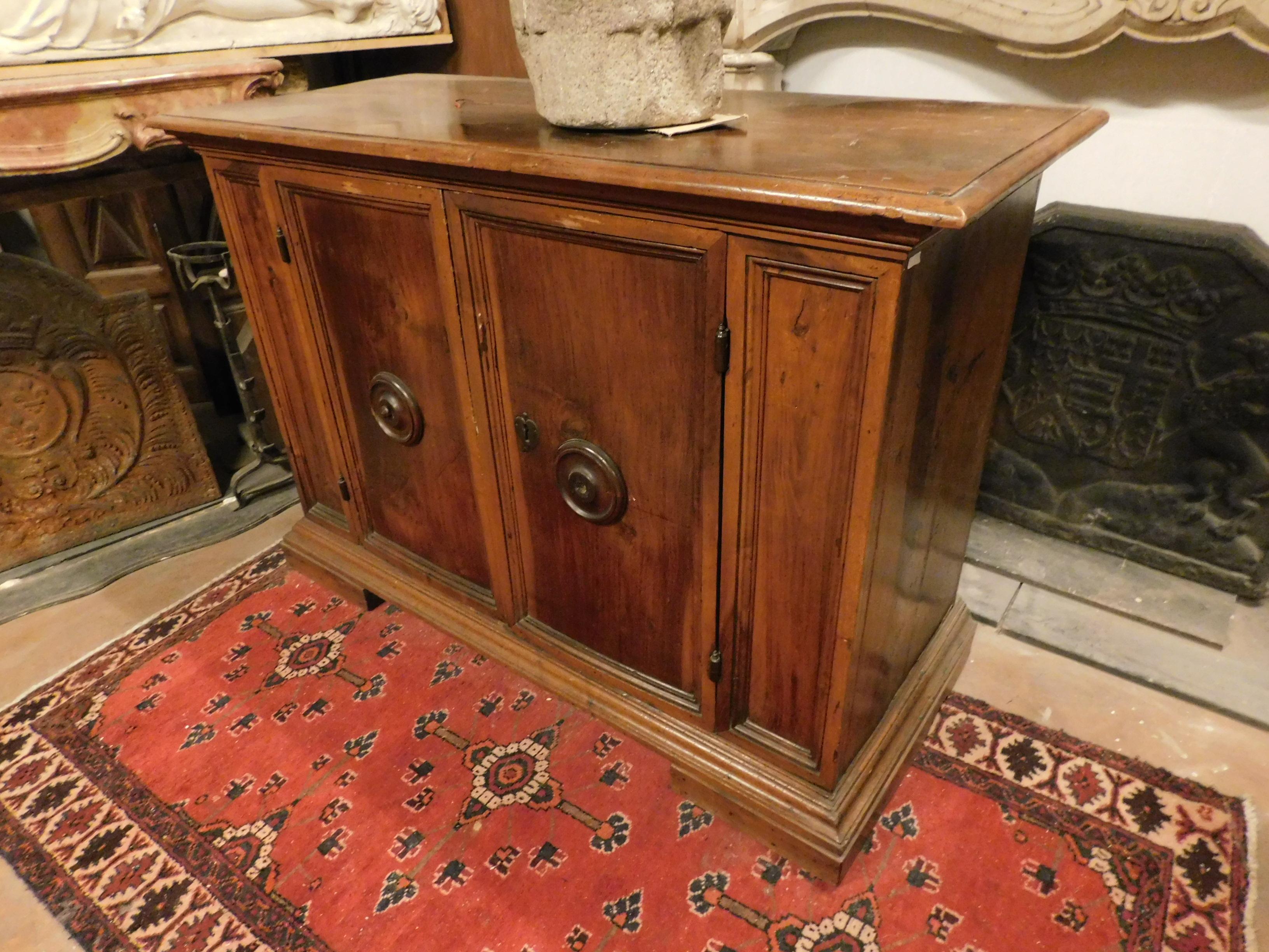 18th Century Antique Little Cabinet in Walnut, Period 1700, from Umbria 'Italia' 2