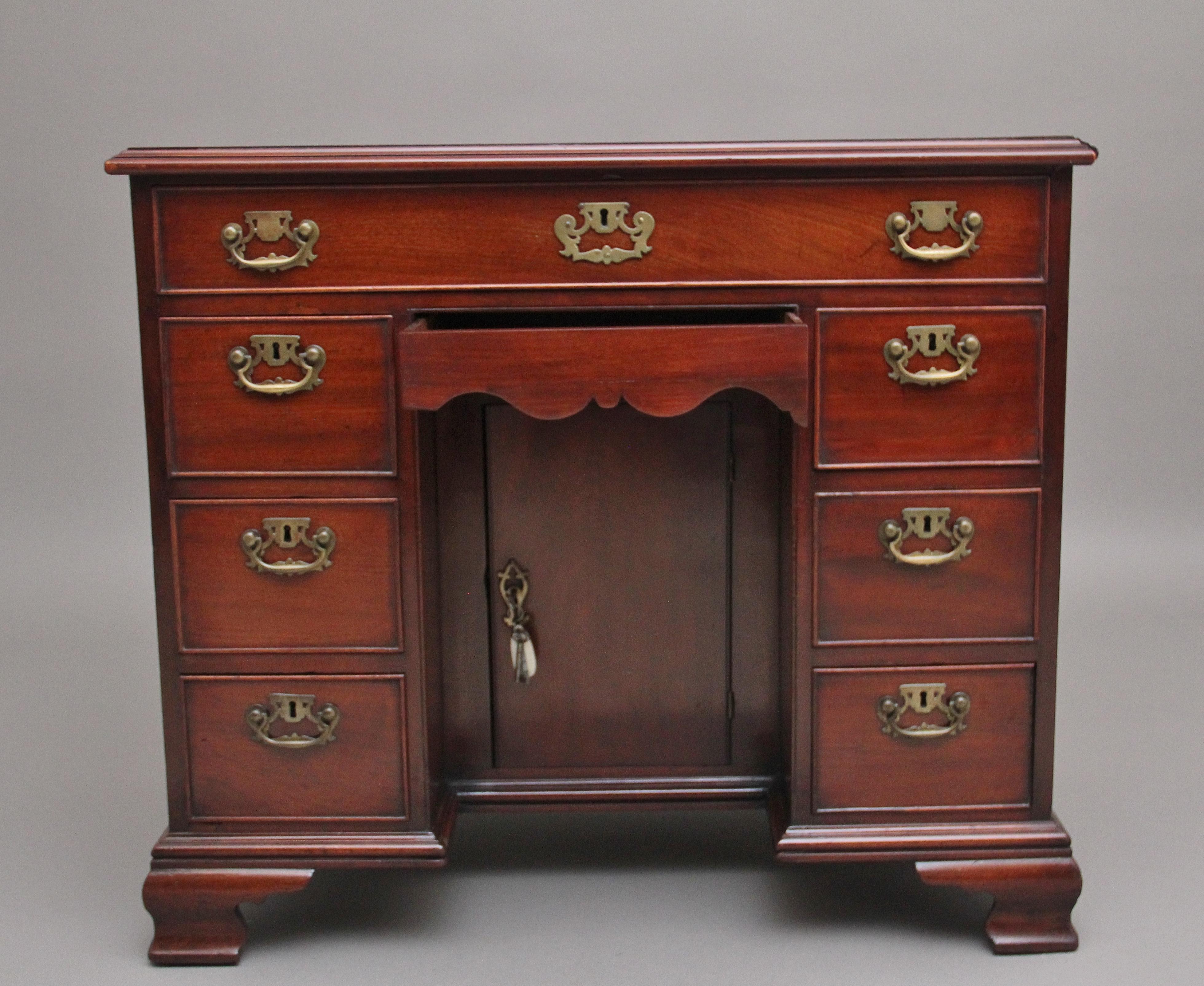 Georgian 18th Century Antique Mahogany Kneehole Desk For Sale