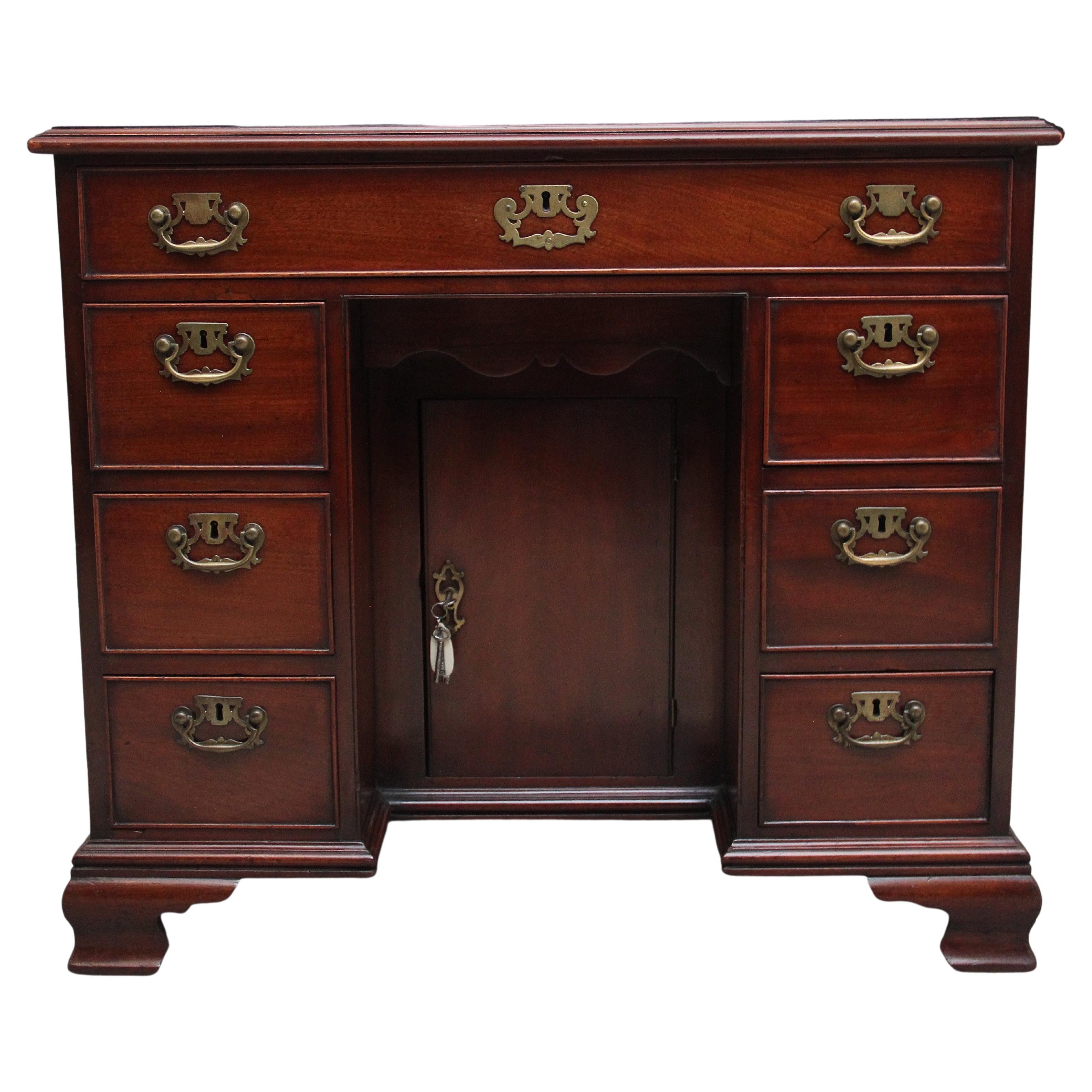 18th Century Antique Mahogany Kneehole Desk For Sale