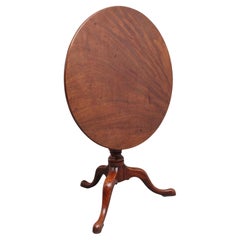 Mesa trípode antigua de caoba del siglo XVIII