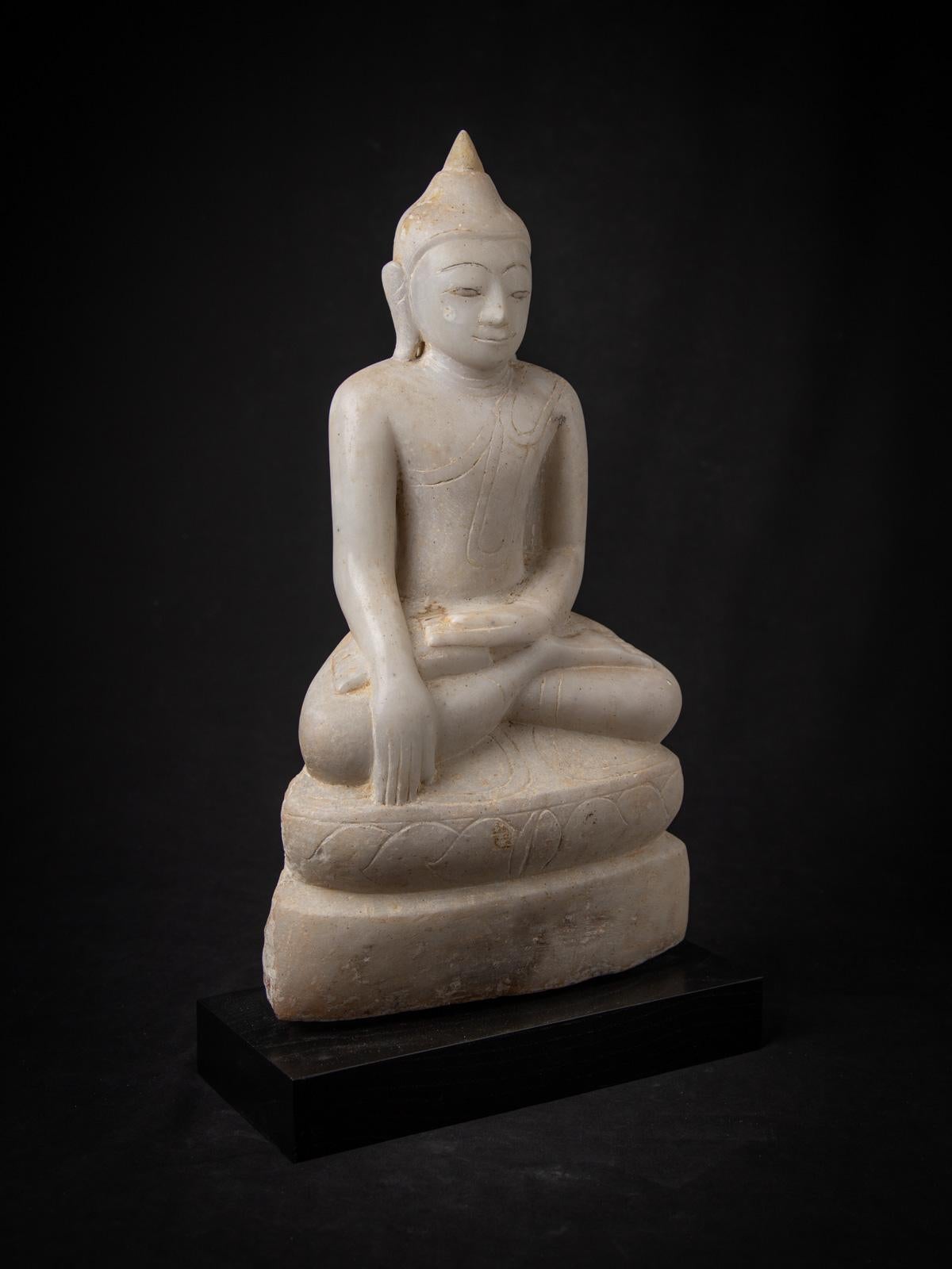 18th century Antique marble Burmese Buddha statue from Burma For Sale 5