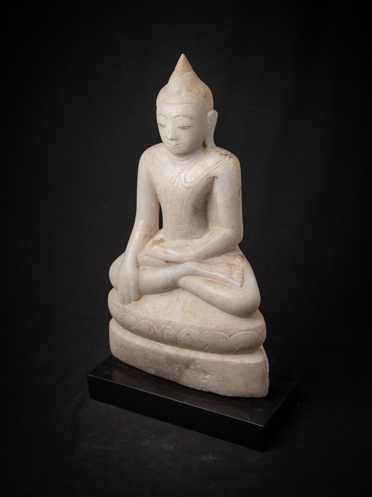 18th century Antique marble Burmese Buddha statue from Burma For Sale 8