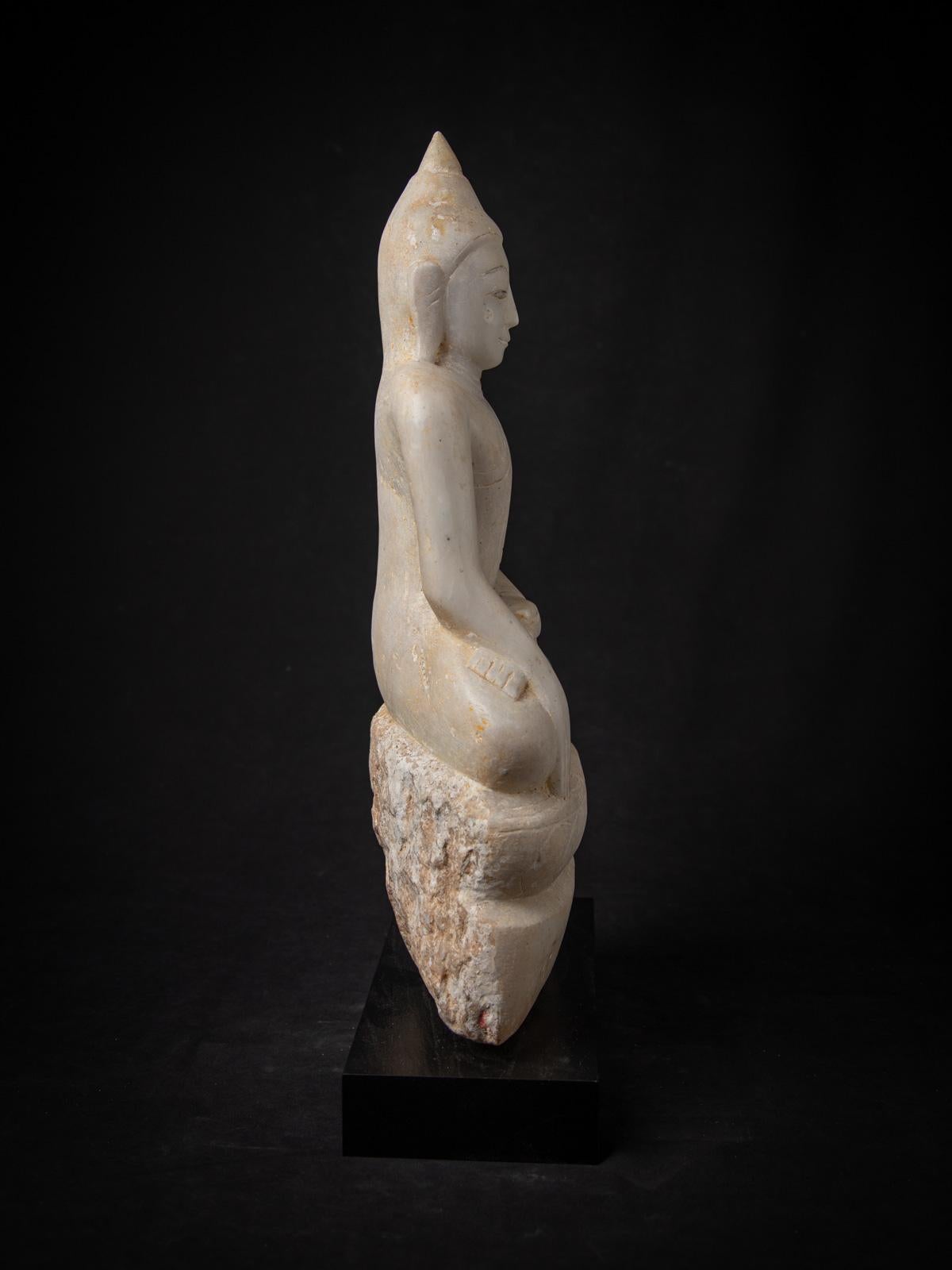 18th century Antique marble Burmese Buddha statue from Burma For Sale 4
