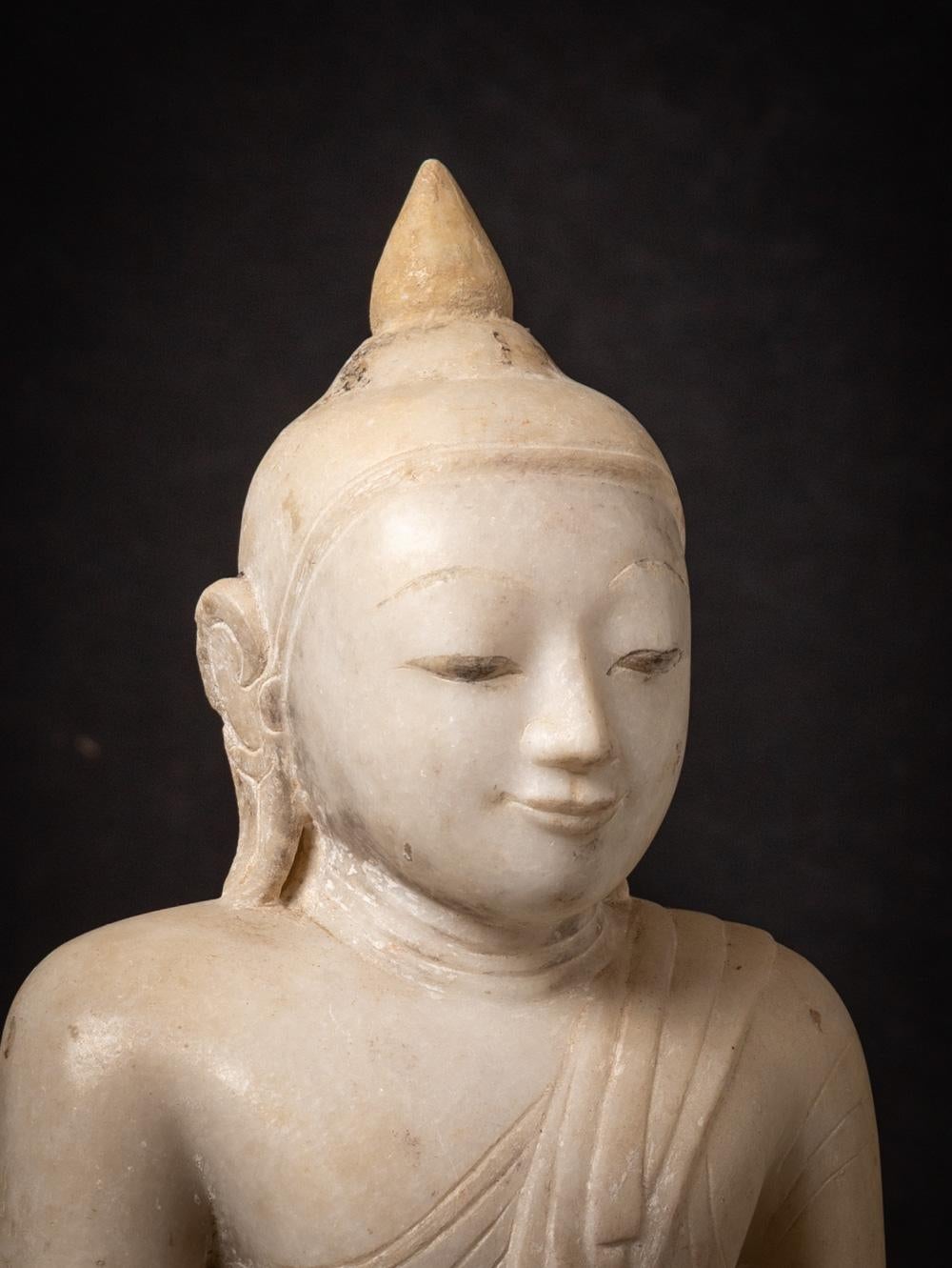 18th century antique marble Burmese Buddha statue in Bhumisparsha Mudra For Sale 5