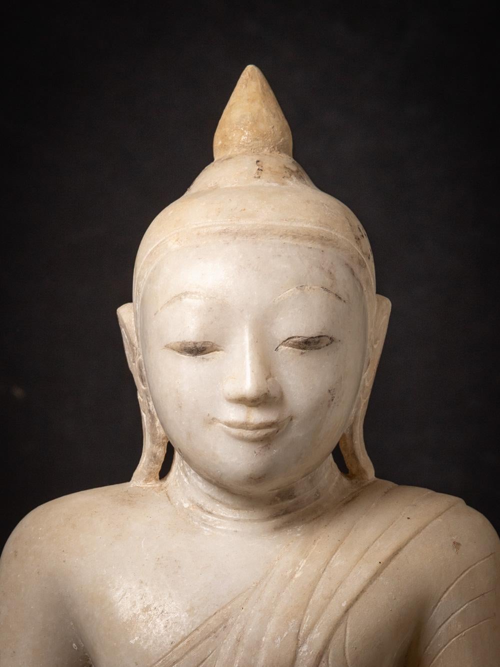 18th century antique marble Burmese Buddha statue in Bhumisparsha Mudra For Sale 6