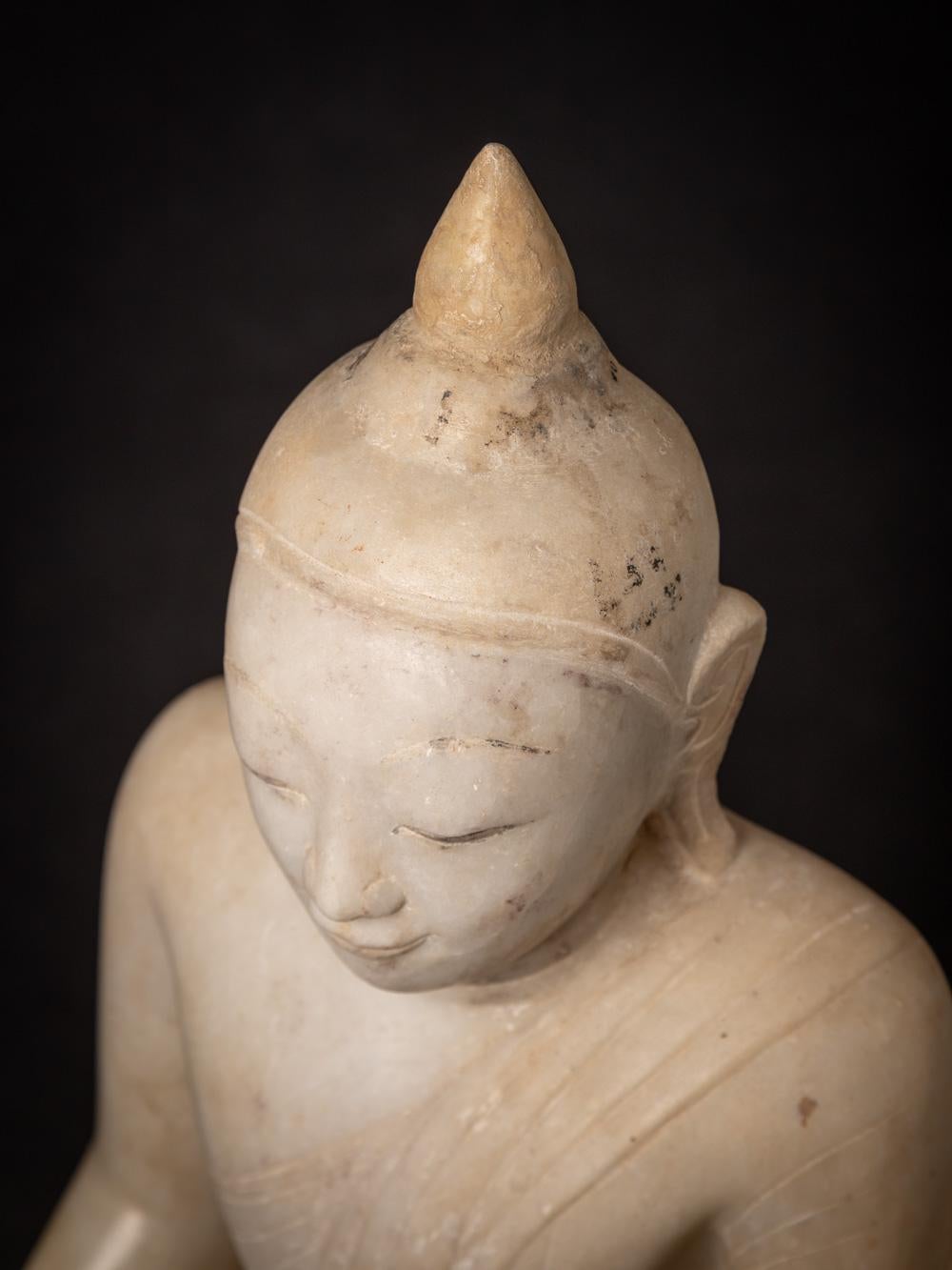 18th century antique marble Burmese Buddha statue in Bhumisparsha Mudra For Sale 9