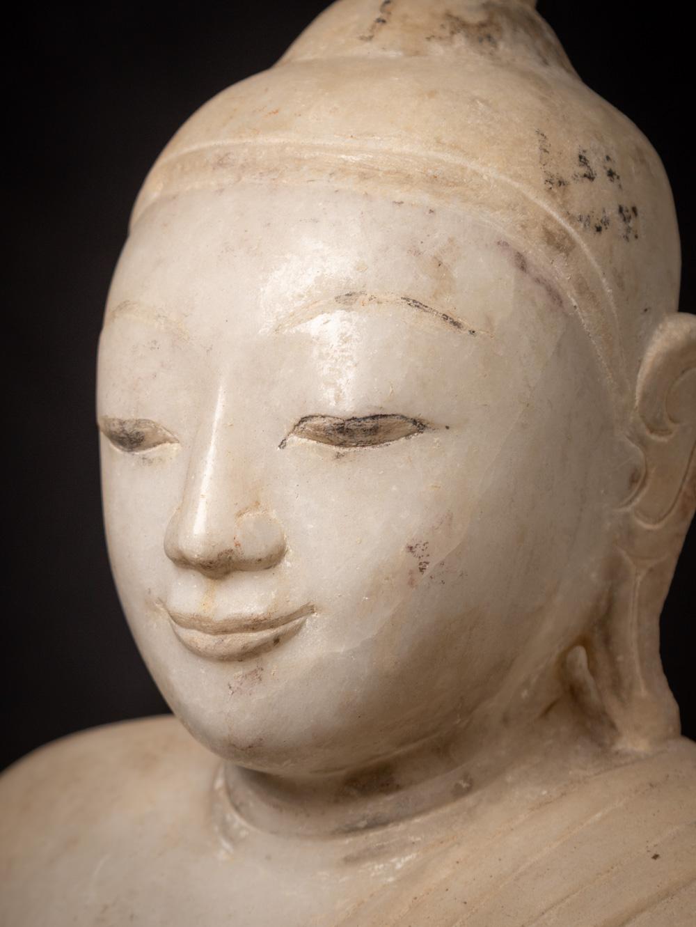 18th century antique marble Burmese Buddha statue in Bhumisparsha Mudra For Sale 10