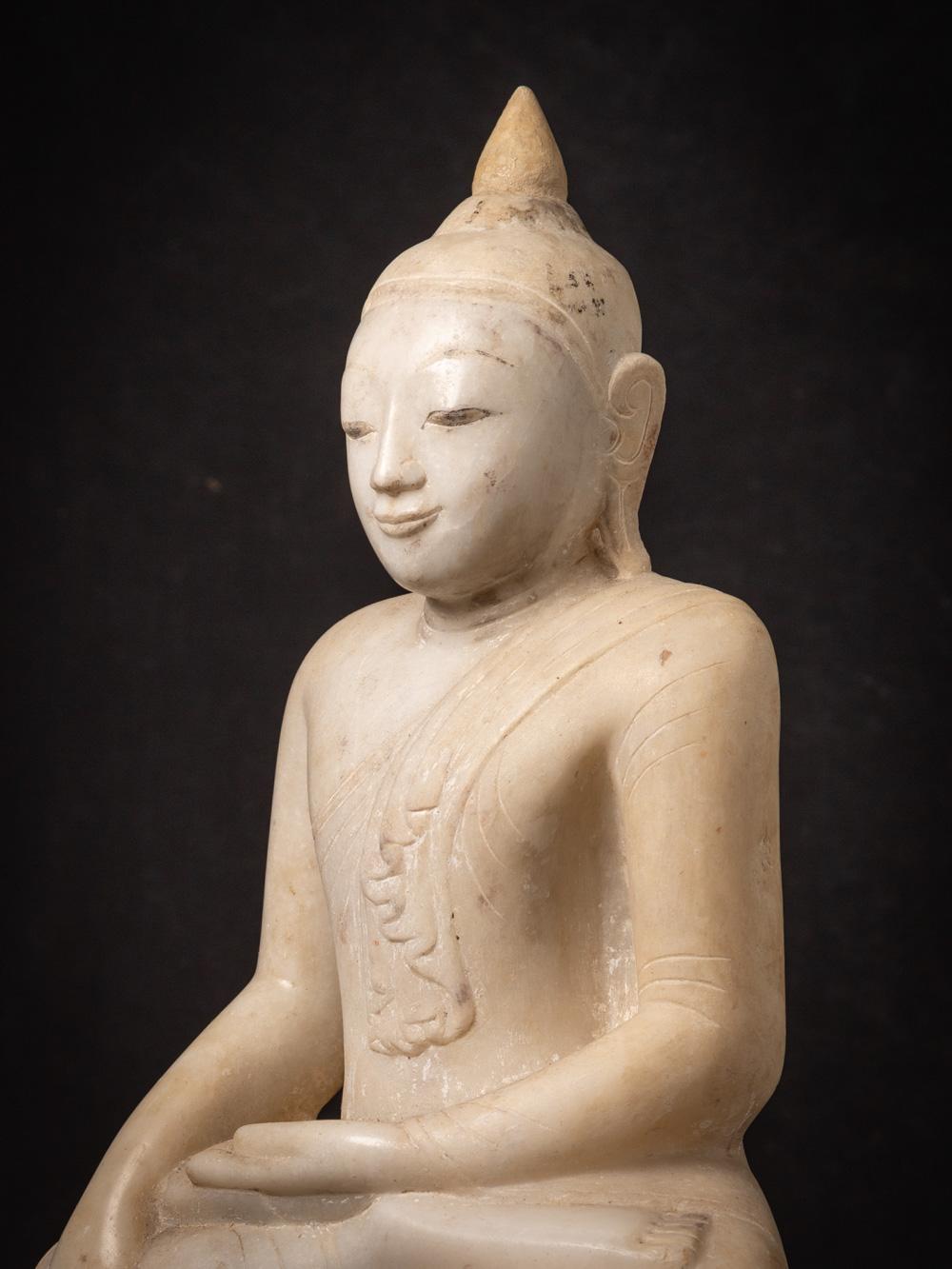 18th century antique marble Burmese Buddha statue in Bhumisparsha Mudra For Sale 4