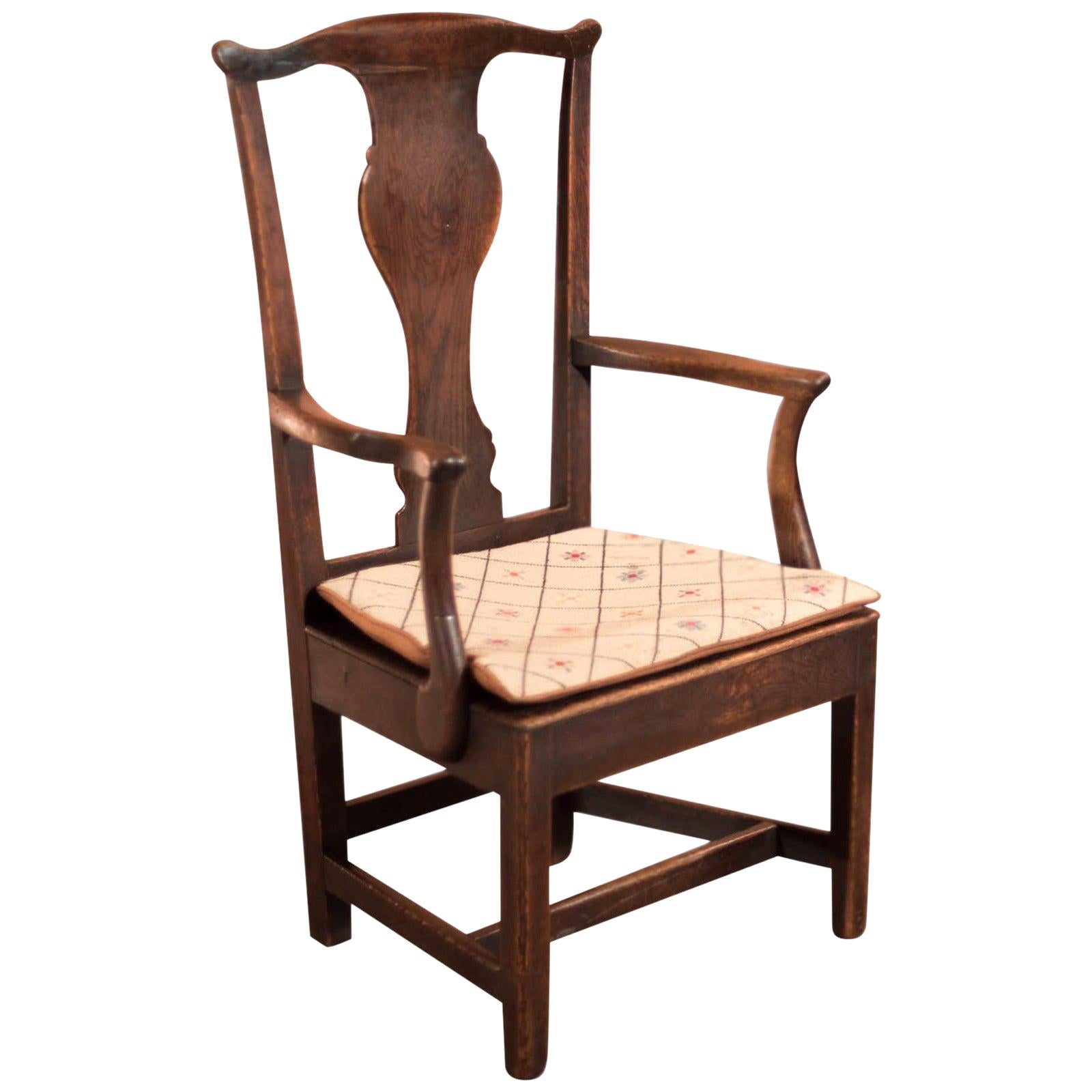Antiker offener Sessel des 18. Jahrhunderts, spätgeorgianische Eiche
