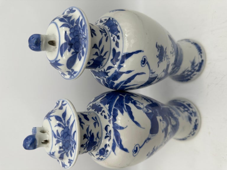 18th Century Antique Pair of Chinese Blue and White Porcelain Jars and Covers For Sale 6